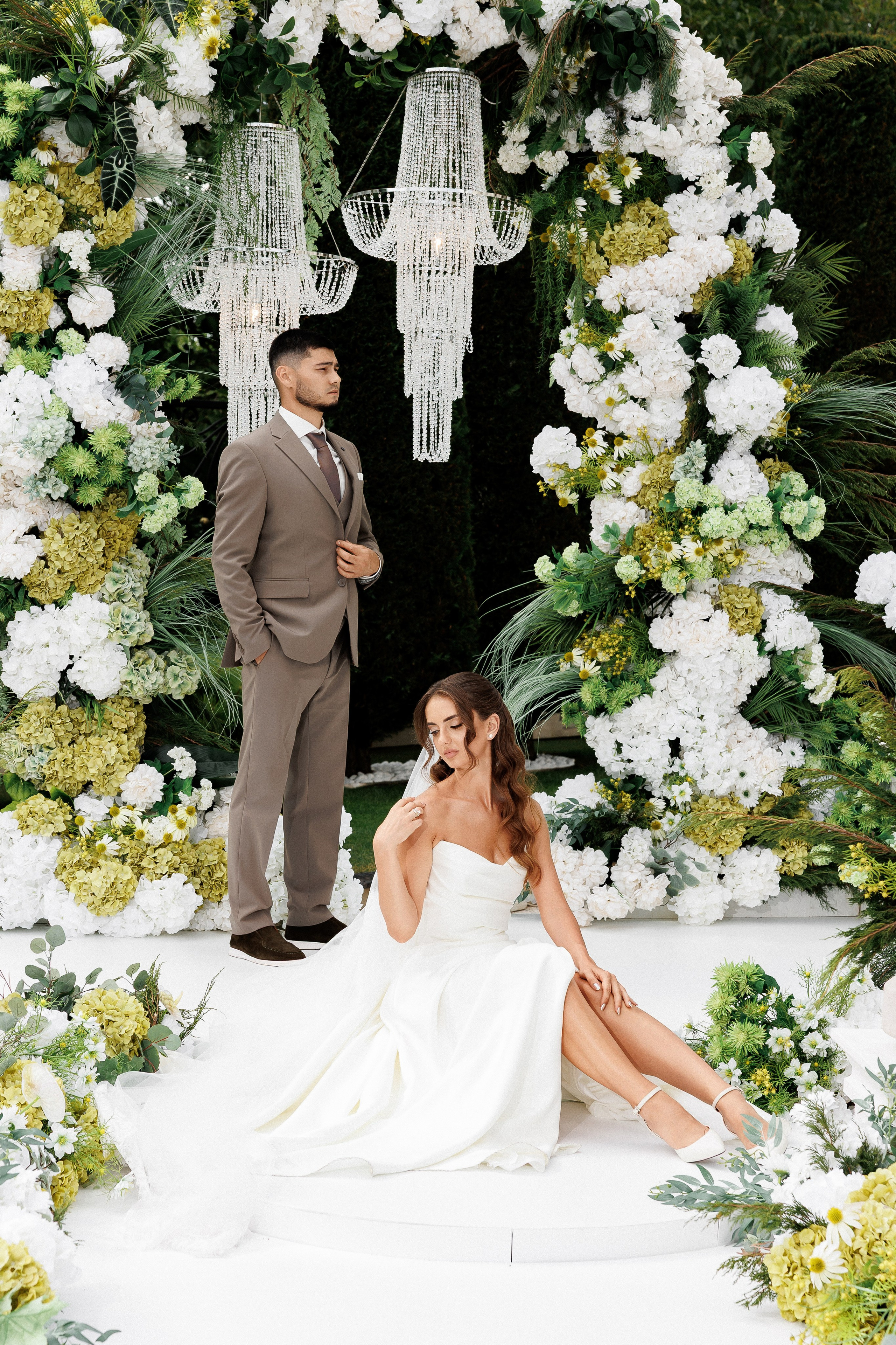 Eugen & Livia — Grand Elysee — Wedding Day. Servicii Foto și Video 067188353