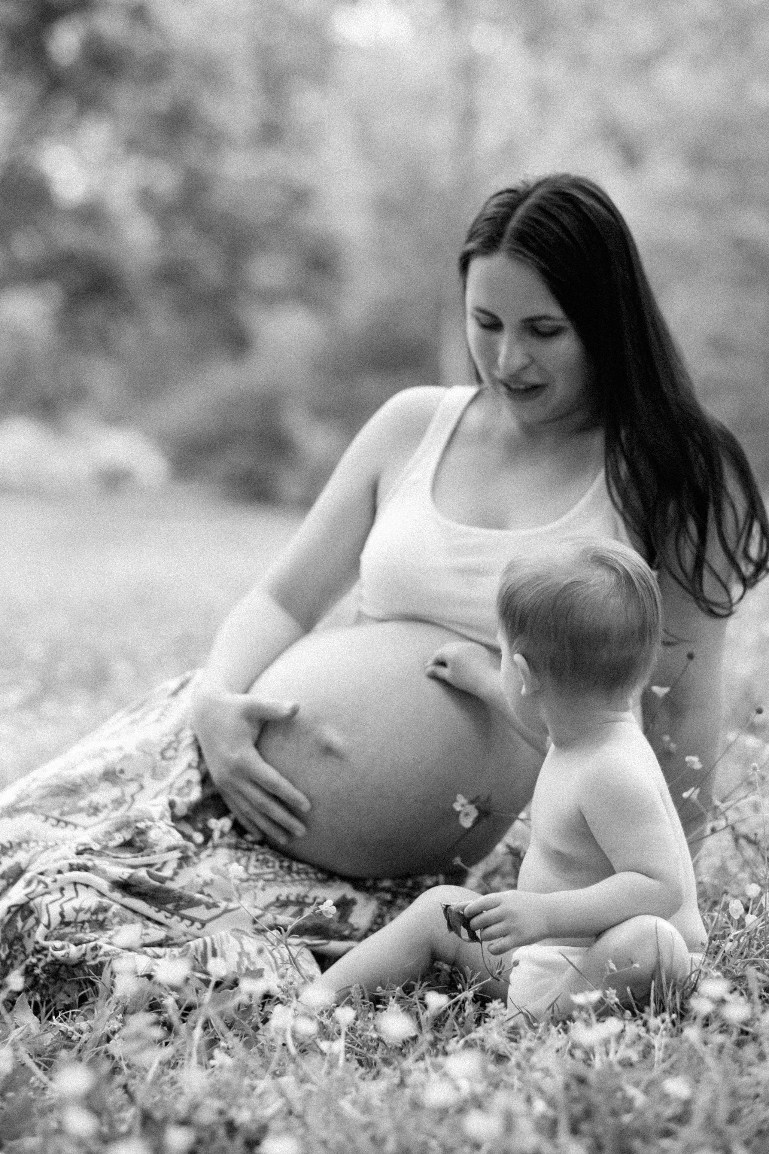 Maternity Photography Portfolio | Artistically capturing pregnancy in Richmond, VA. Family Photographer Anna Dobrovolskaia | Richmond, VA