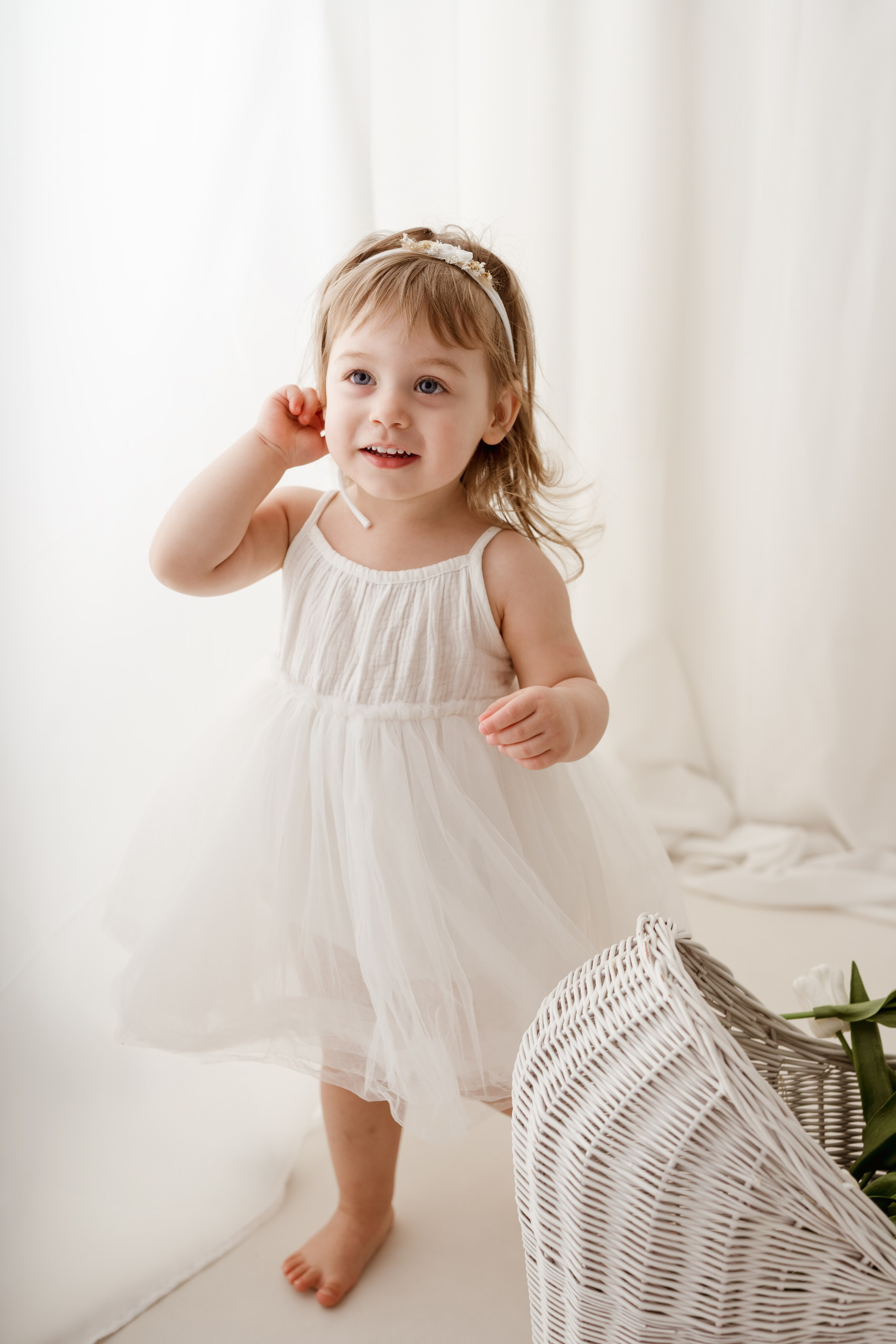 Sesja urodzinowa dziecięca. Fotograf Łódź - sesja ciążowa, noworodkowa, dziecięca. Studio w Łodzi