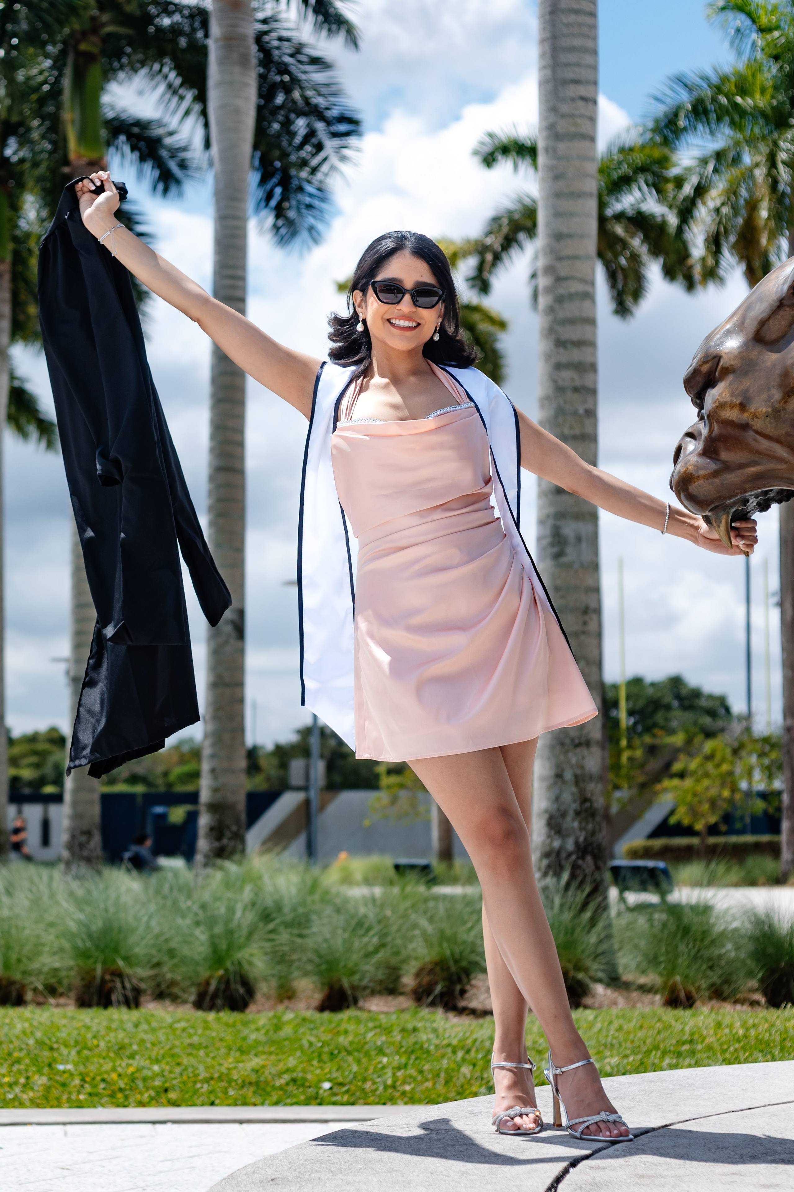 What (and Who) to Bring to Your Grad Photoshoot. Portrait and graduation photographer Marina Simanava