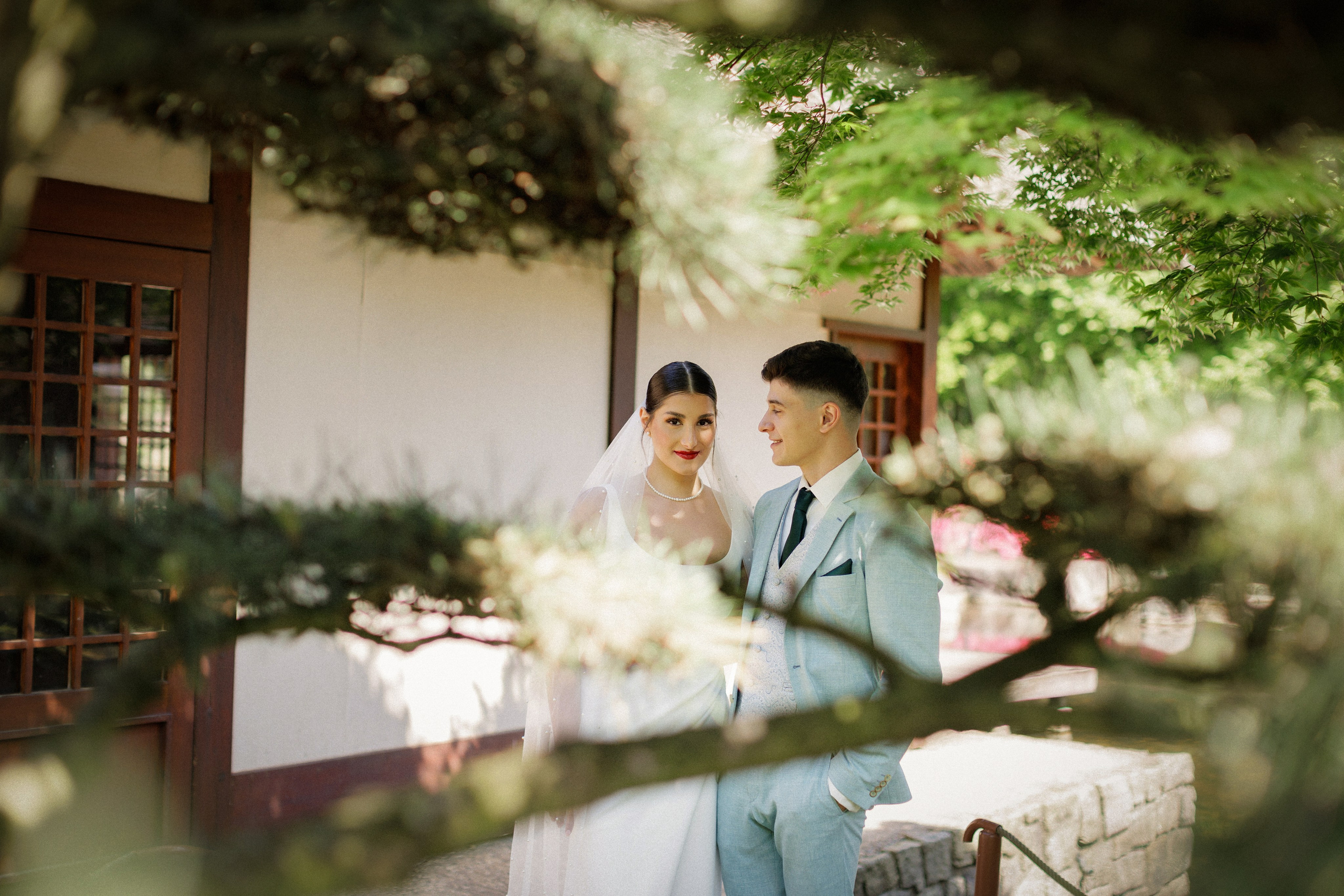 Natürliche Hochzeitsfotografie im Planten un Blomen | Hamburgs grüne Oase. Hochzeitsfotograf und Hochzeitsvideograf aus Hamburg | Roka21Film