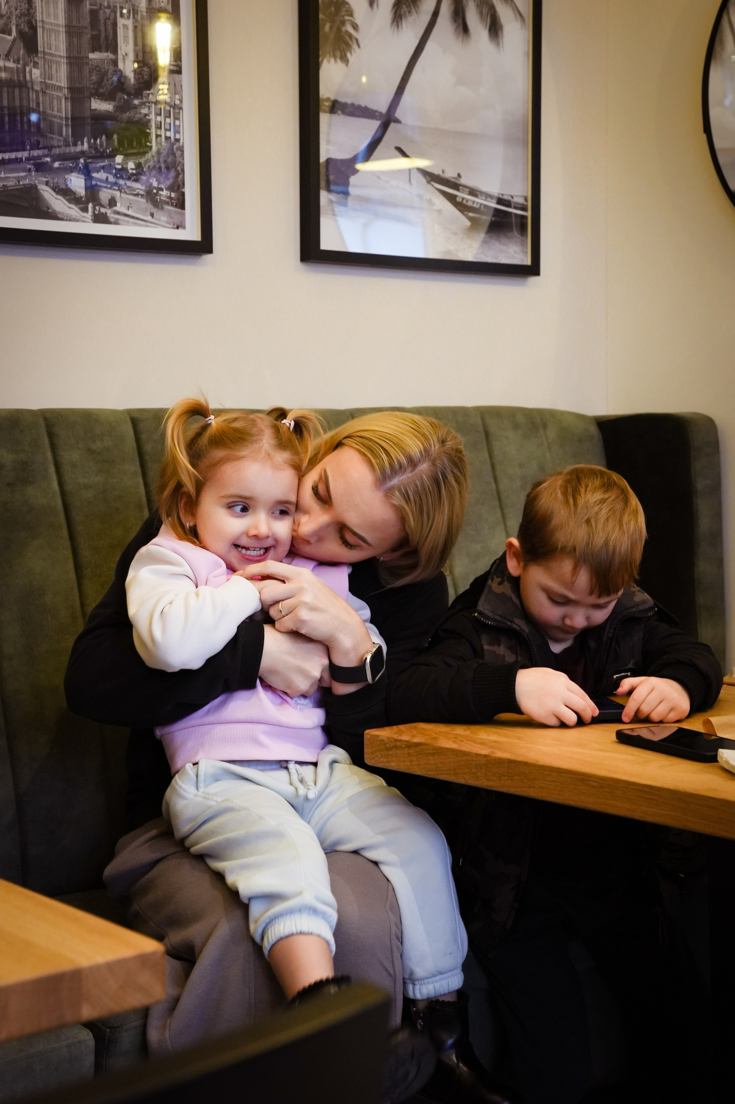 „Eröffnung-Dönerladen“. Fotografin Yuliia Turinina in Stuttgart