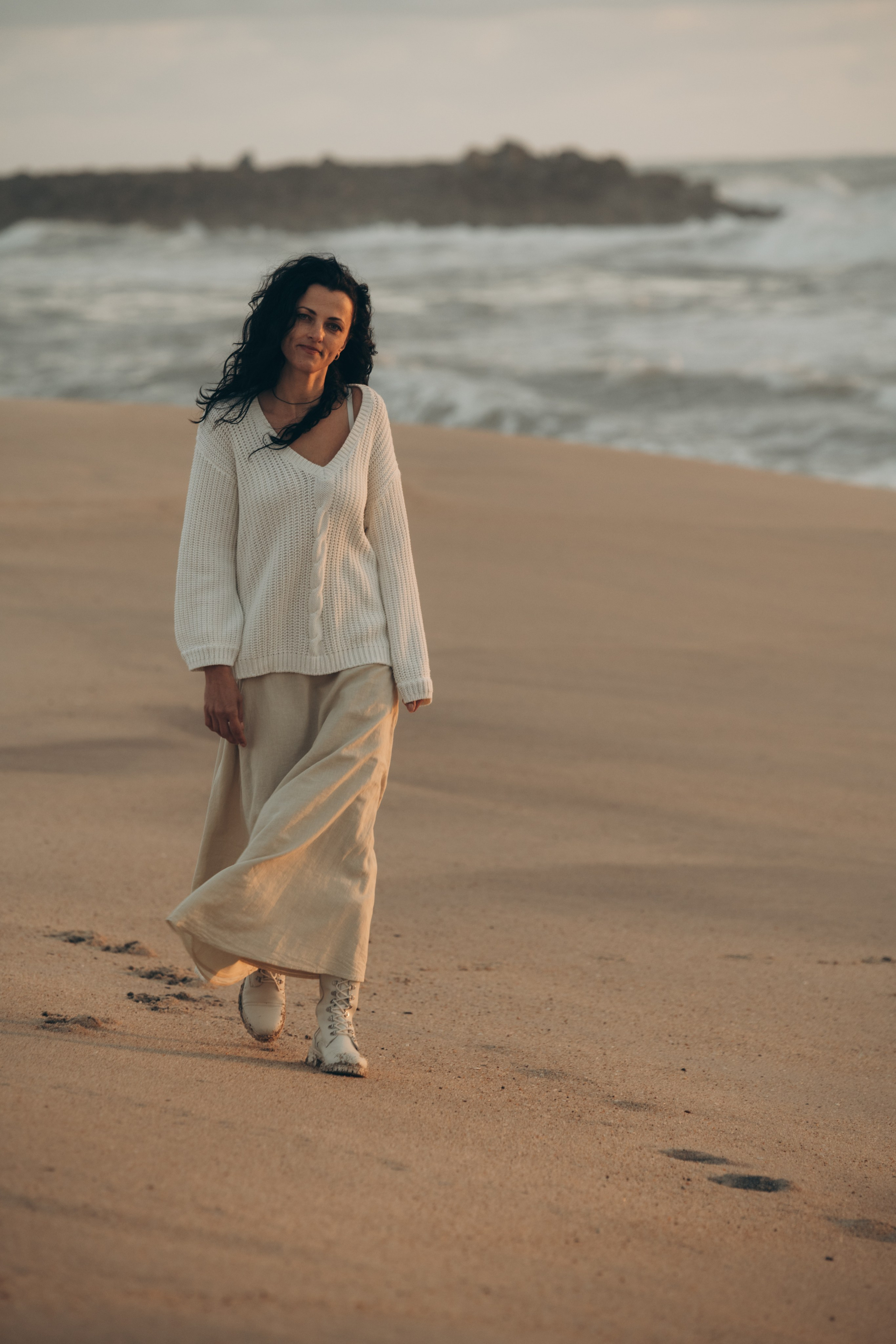 IRINA. Anastasiia Antoniuk portrait, family and couple photographer, Portugal