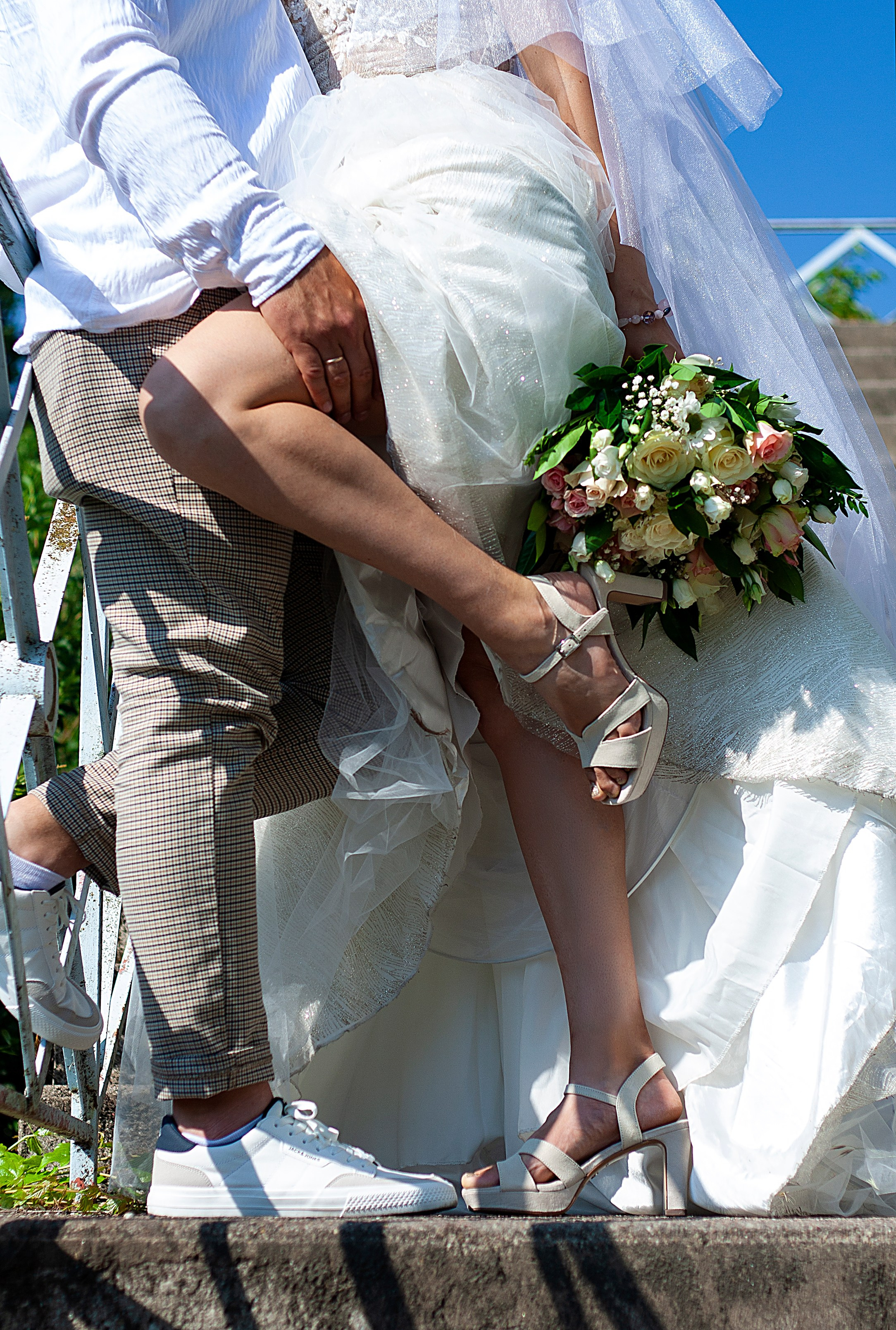 Promenade photo de mariage à Besançon: Julia et Denis. Photographe et graphiste Anastasiia LITVIN - Besançon, France