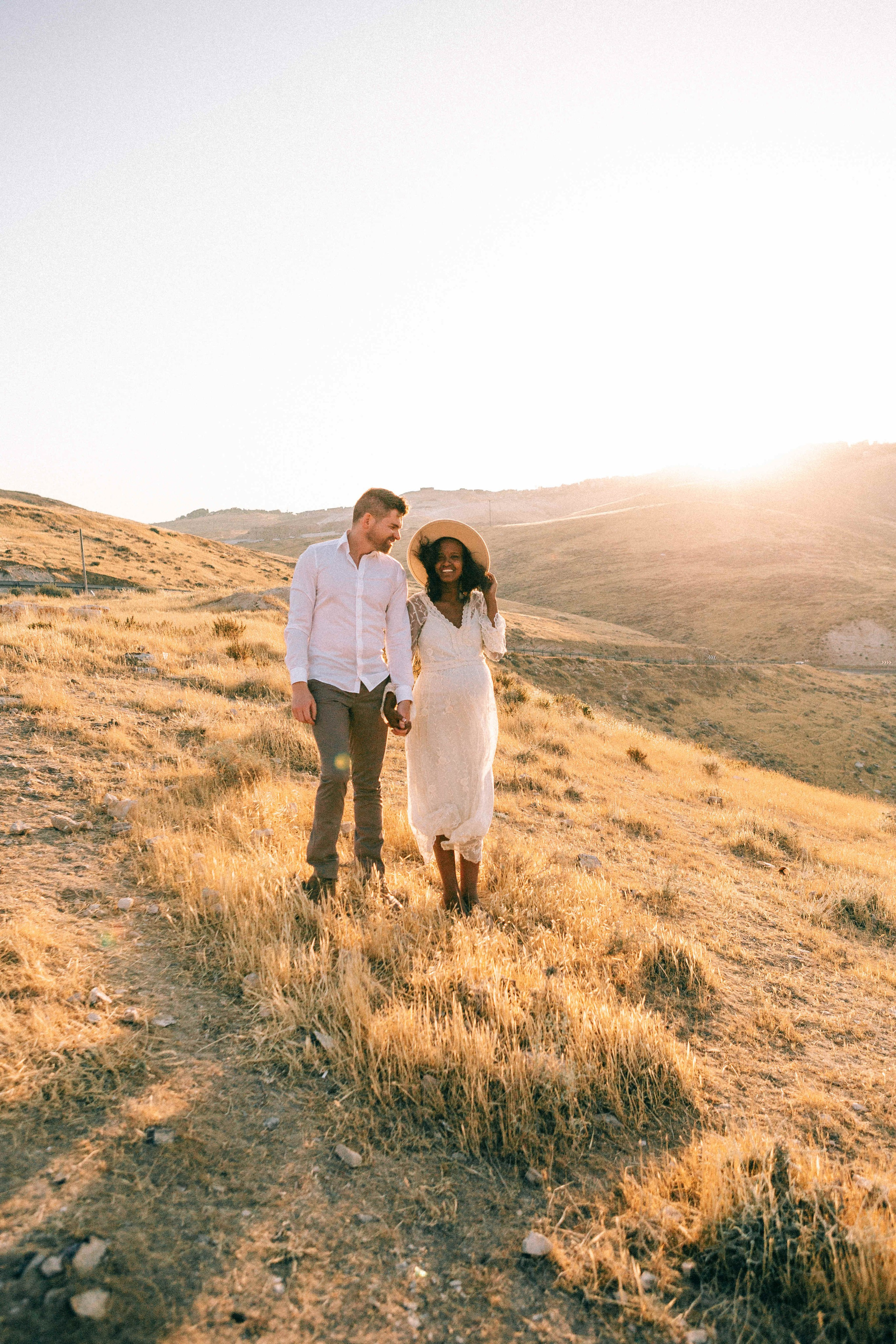 PHOTO SESSION IN THE DESERT NEAR MAALE ADUMIM. PHOTOGRAPHER IN ISRAEL