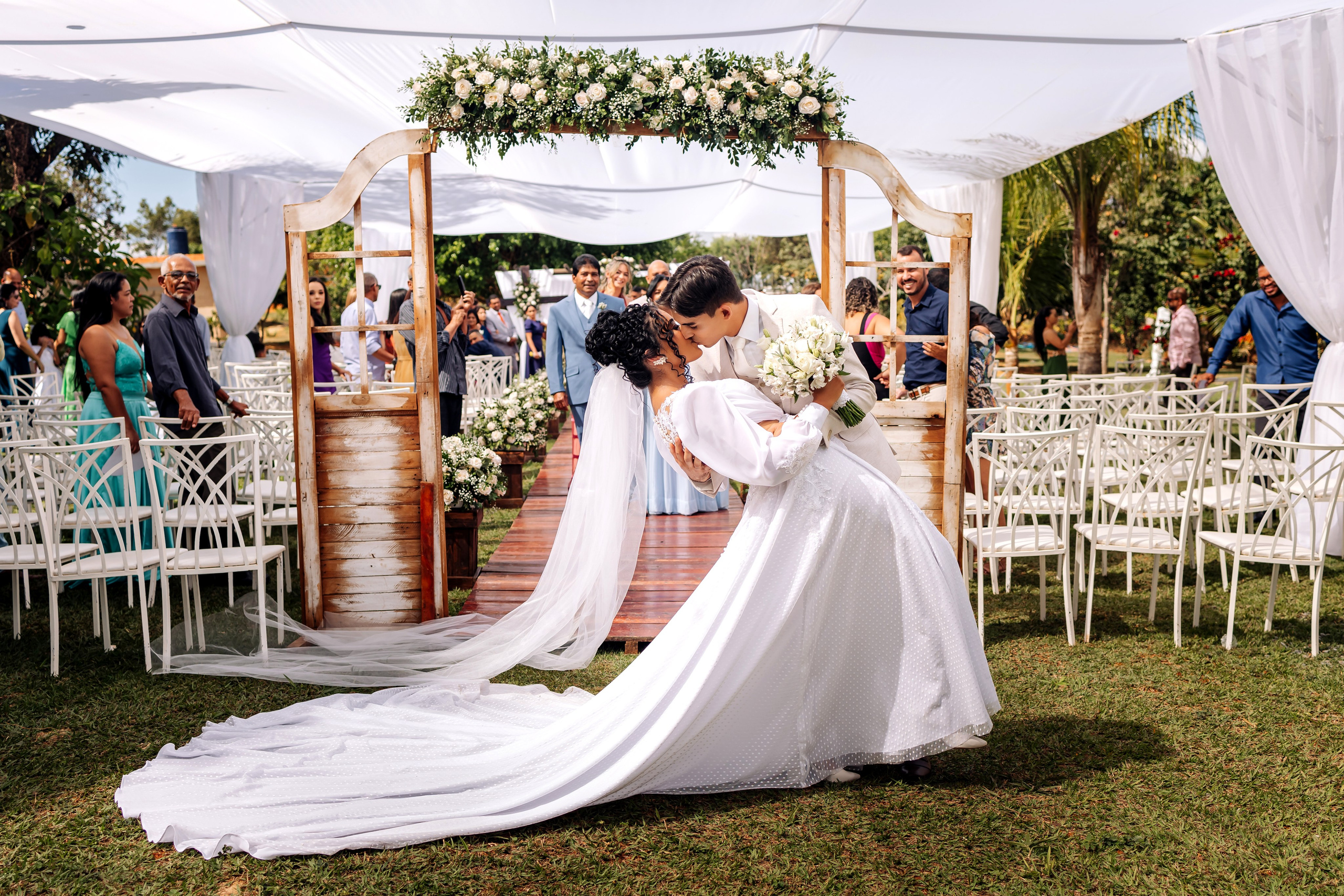 Kênia e Gabriel. Fotografia de casamento e ensaios | Montes Claros/MG