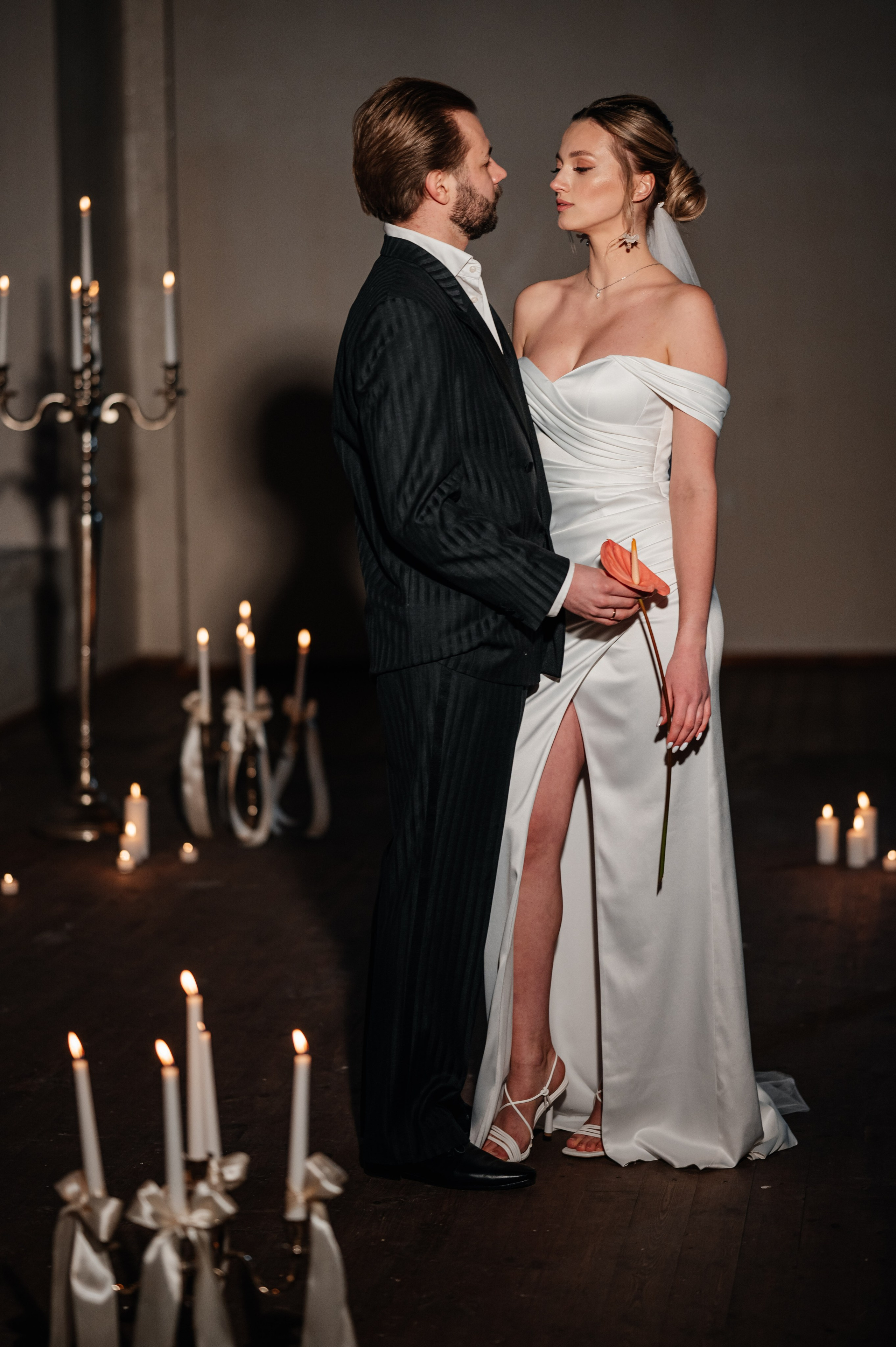 В зимнем замке со свечами. Фотограф Таллинн — свадьба |семья | lovestory