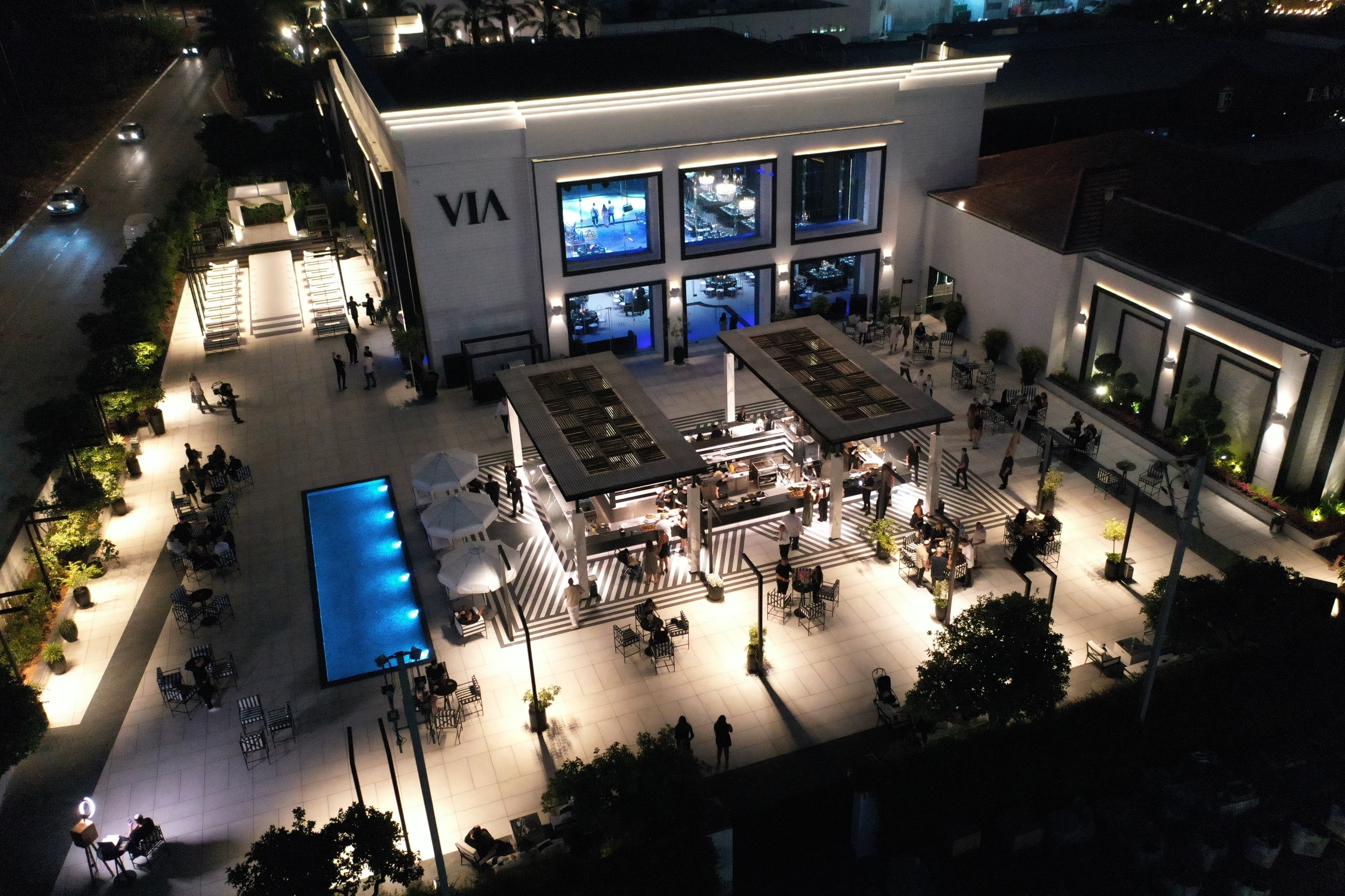 VIA / BASICO. Wedding and events photographers Studio Shalom