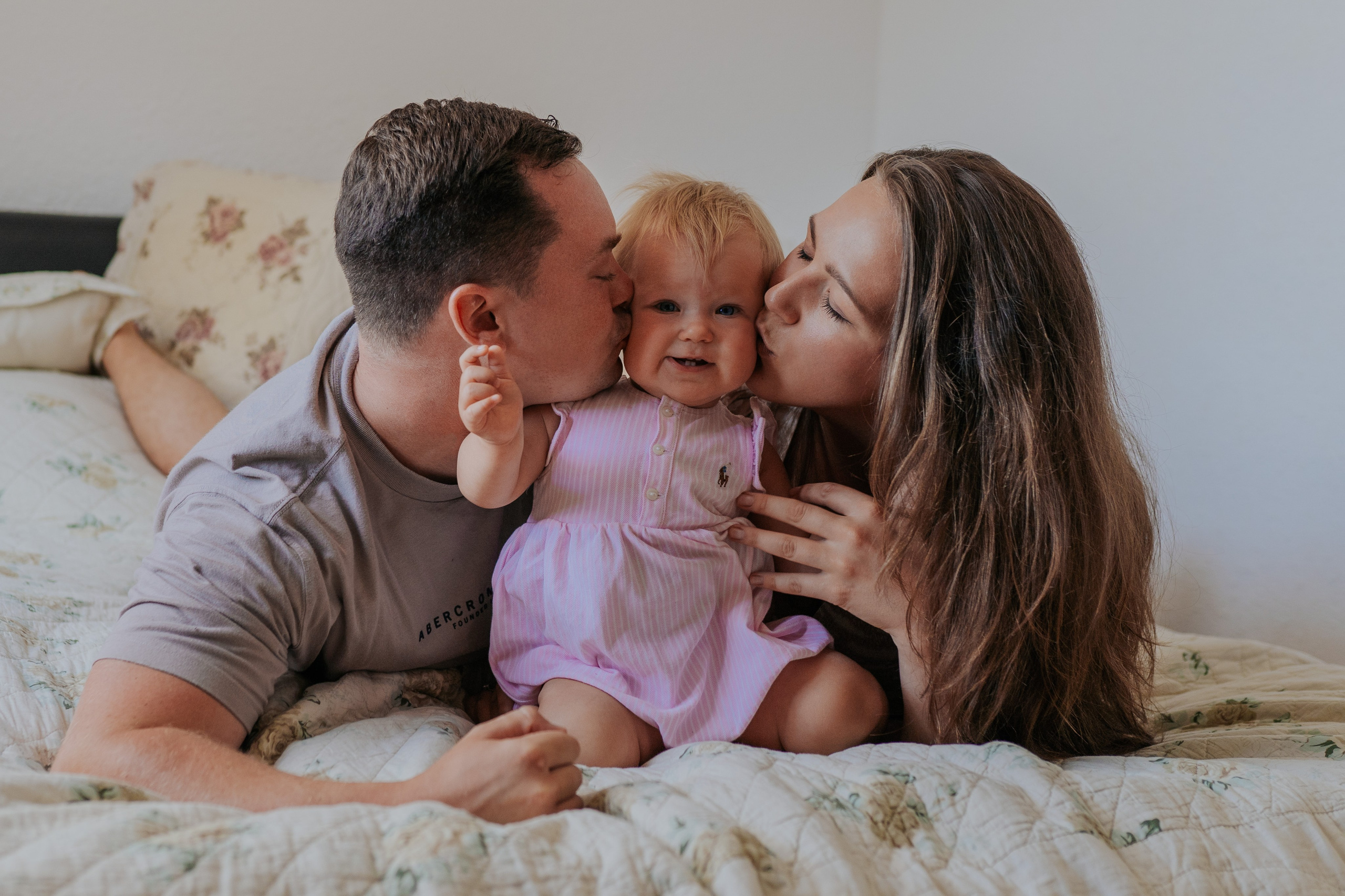 Family in Cambris. DiaFoto — Wow Photographer in Barcelona | Premium Barcelona Photoshoot Experience