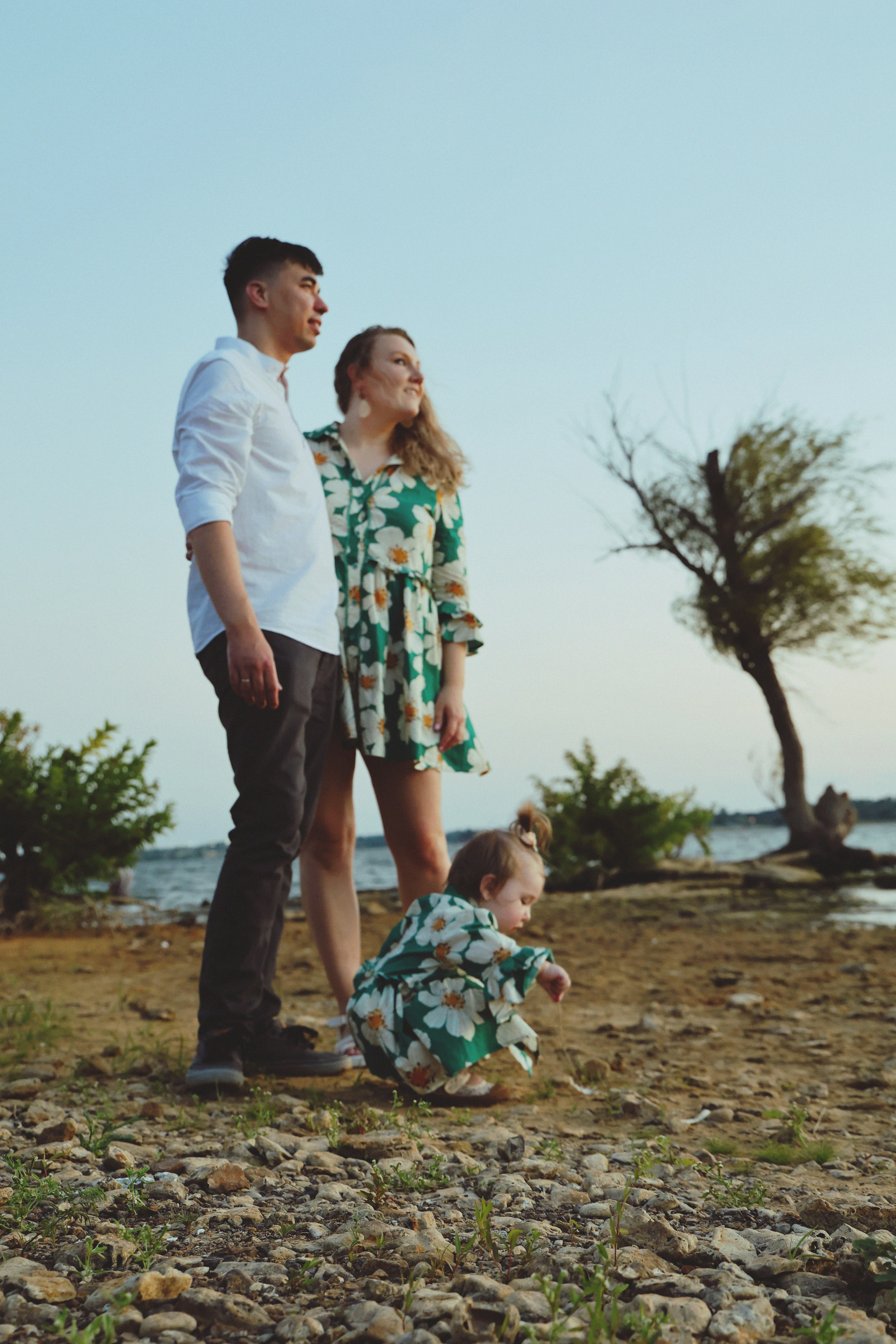 Baby Family Photoshoot – Outdoor Family Photography with Infant or Toddler. Lana Petrychenko — Portrait & Family Photographer. Valencia, Spain
