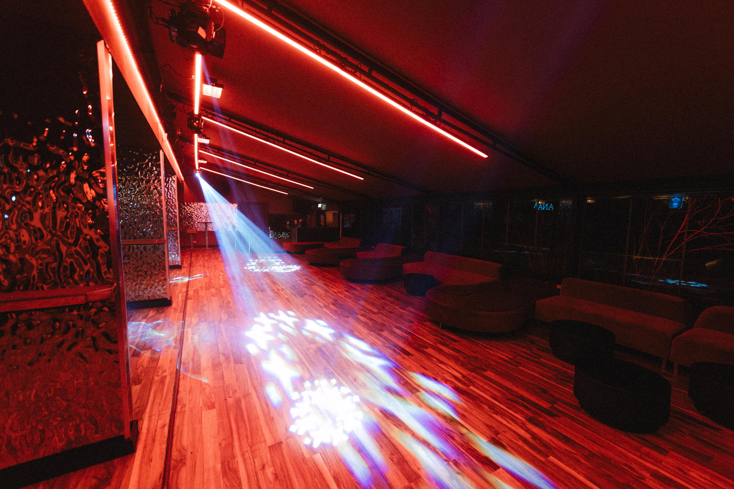 Interioare și Spații - Foto