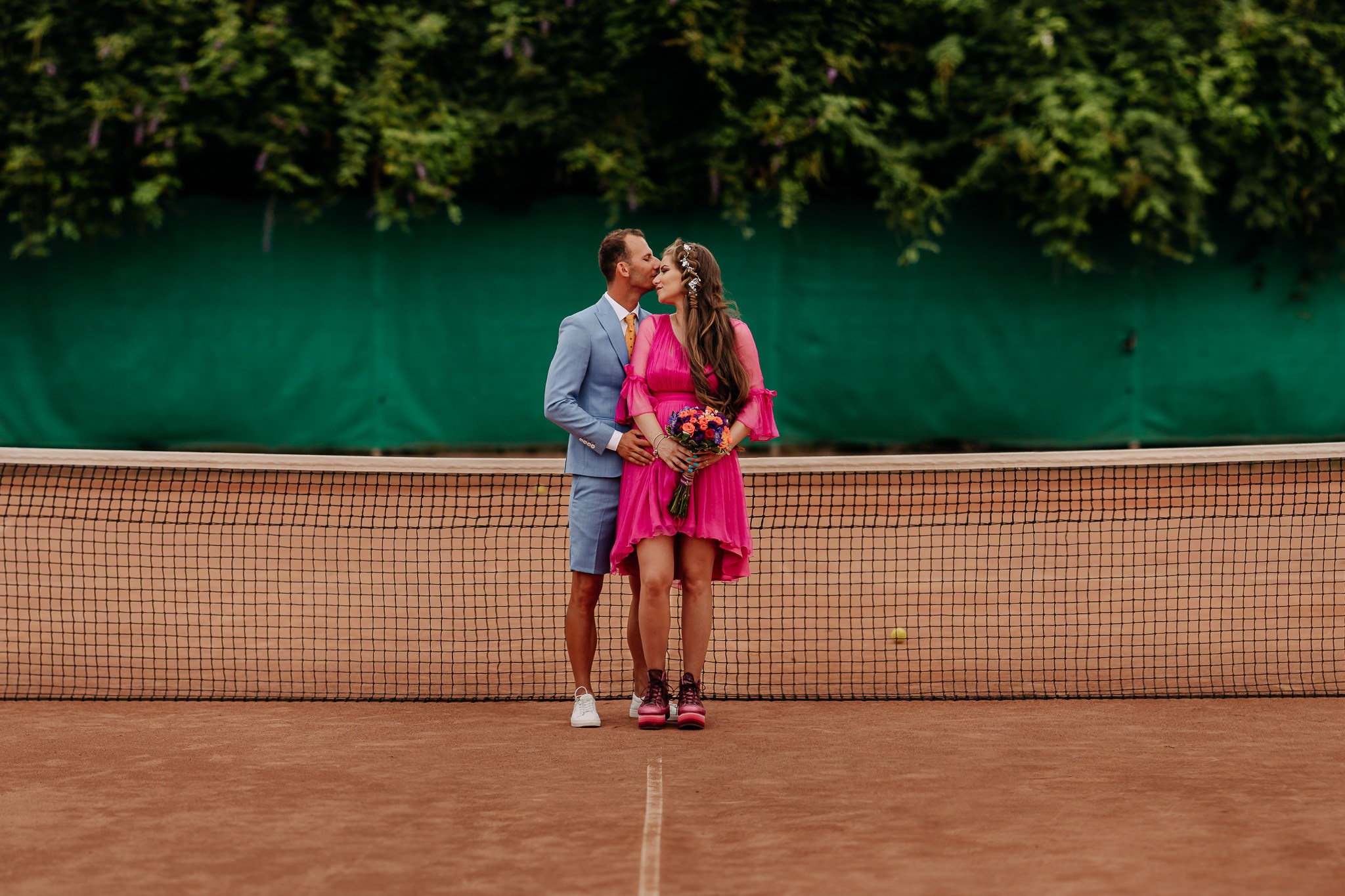 cuplu cununie civila teren tenis