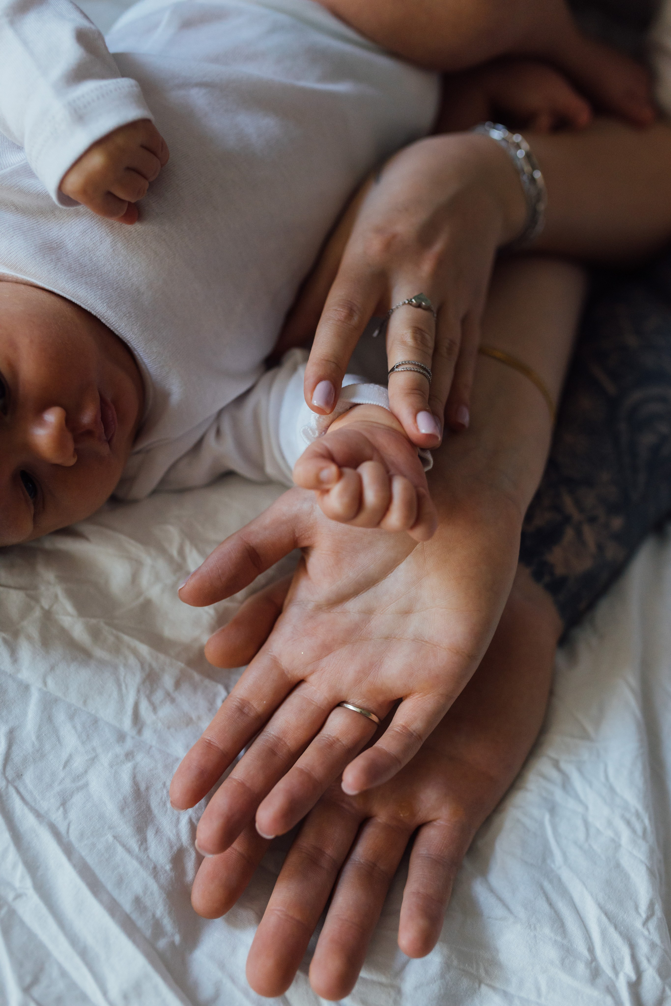 Newborn Home Photo Session. Maternity, newborn photographer in the Bay Area|Iryna Rakivnenko