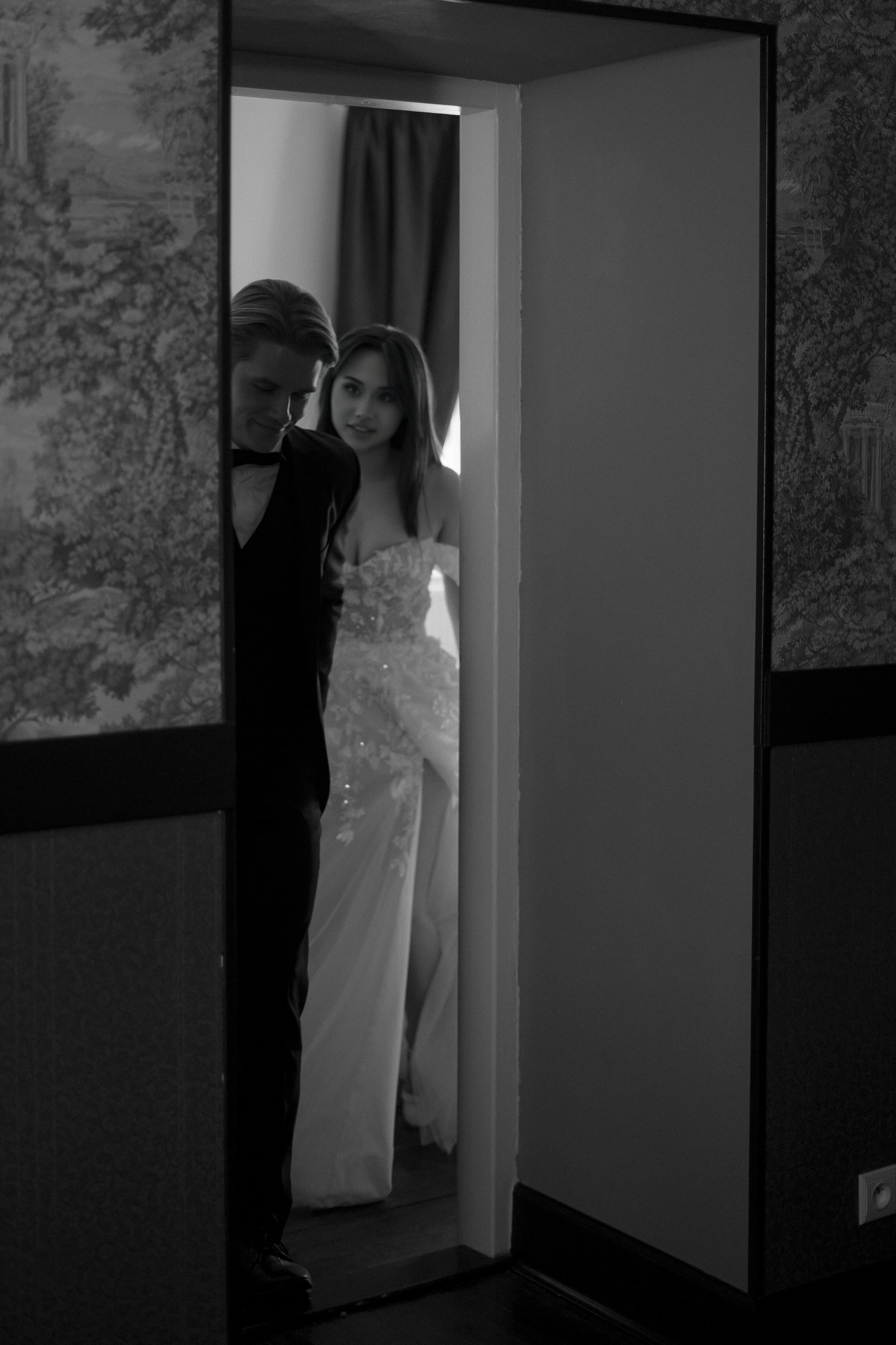 Whispers of Love: Thomas & Violeta's Wedding. Raw Studio: Capturing Elegant weddings accross Europe