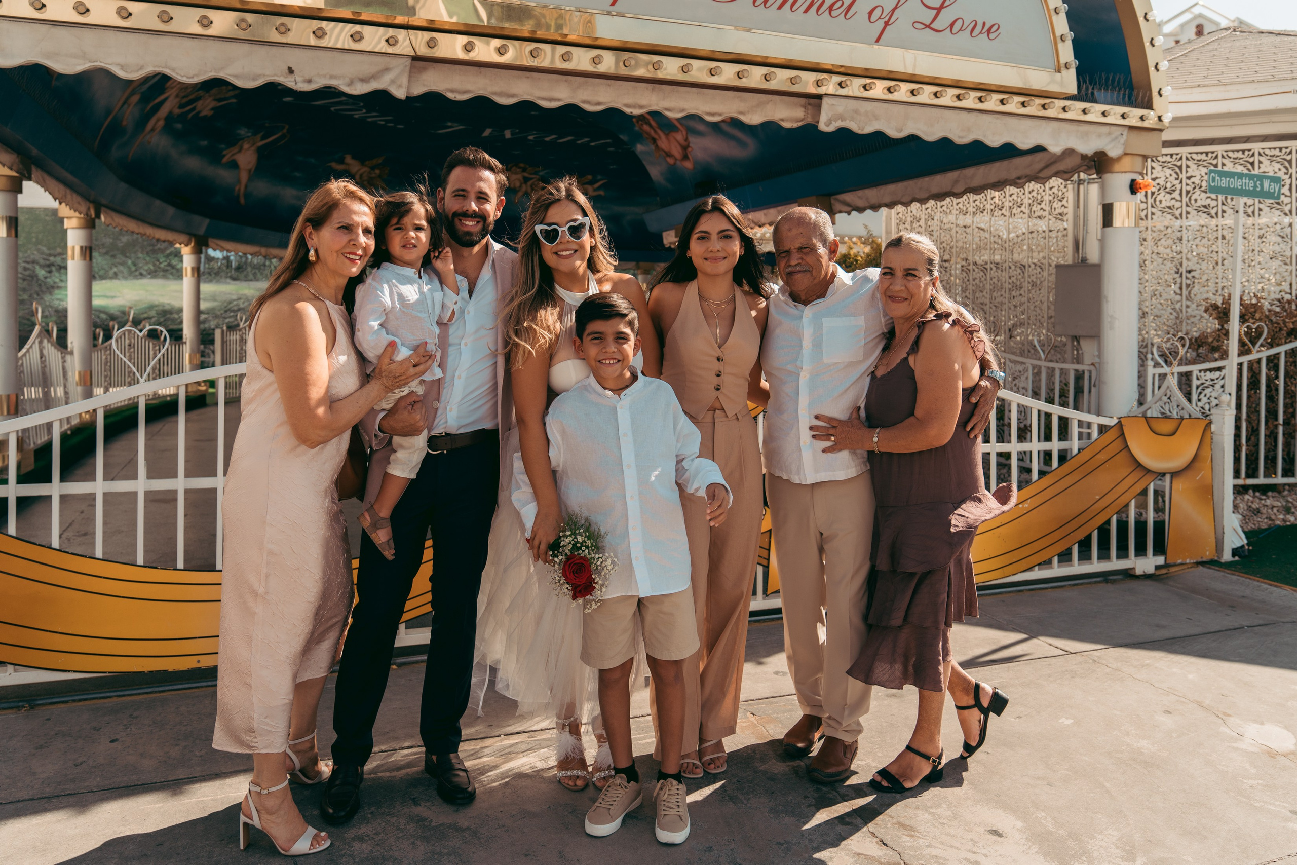 Paulina&Manuel. Wedding & elopement photographer Viktoriya Kravtsov. Las Vegas