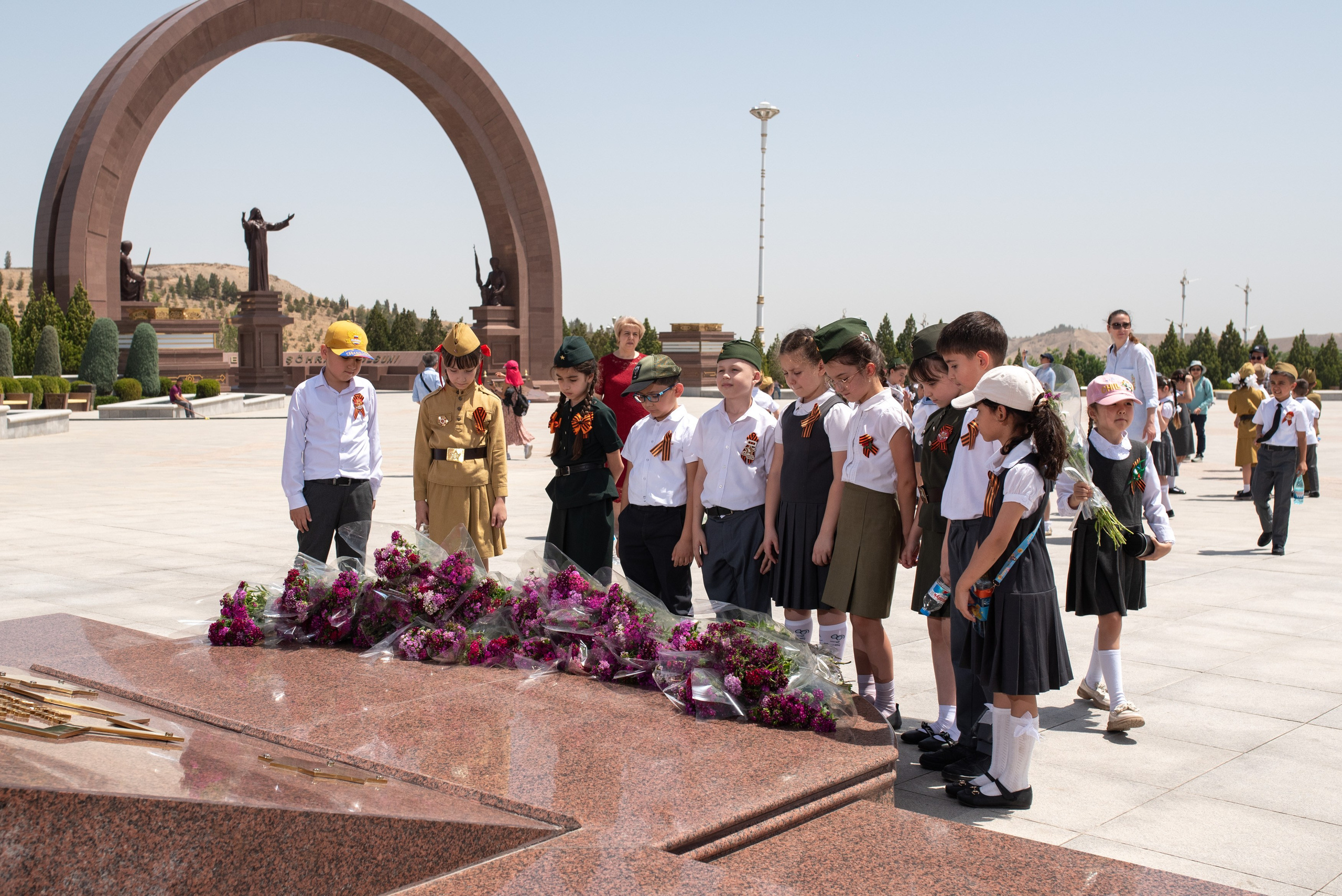 Вечный огонь 2"А» класс. Ваш фотограф в Ашхабаде Гамлет Осипов