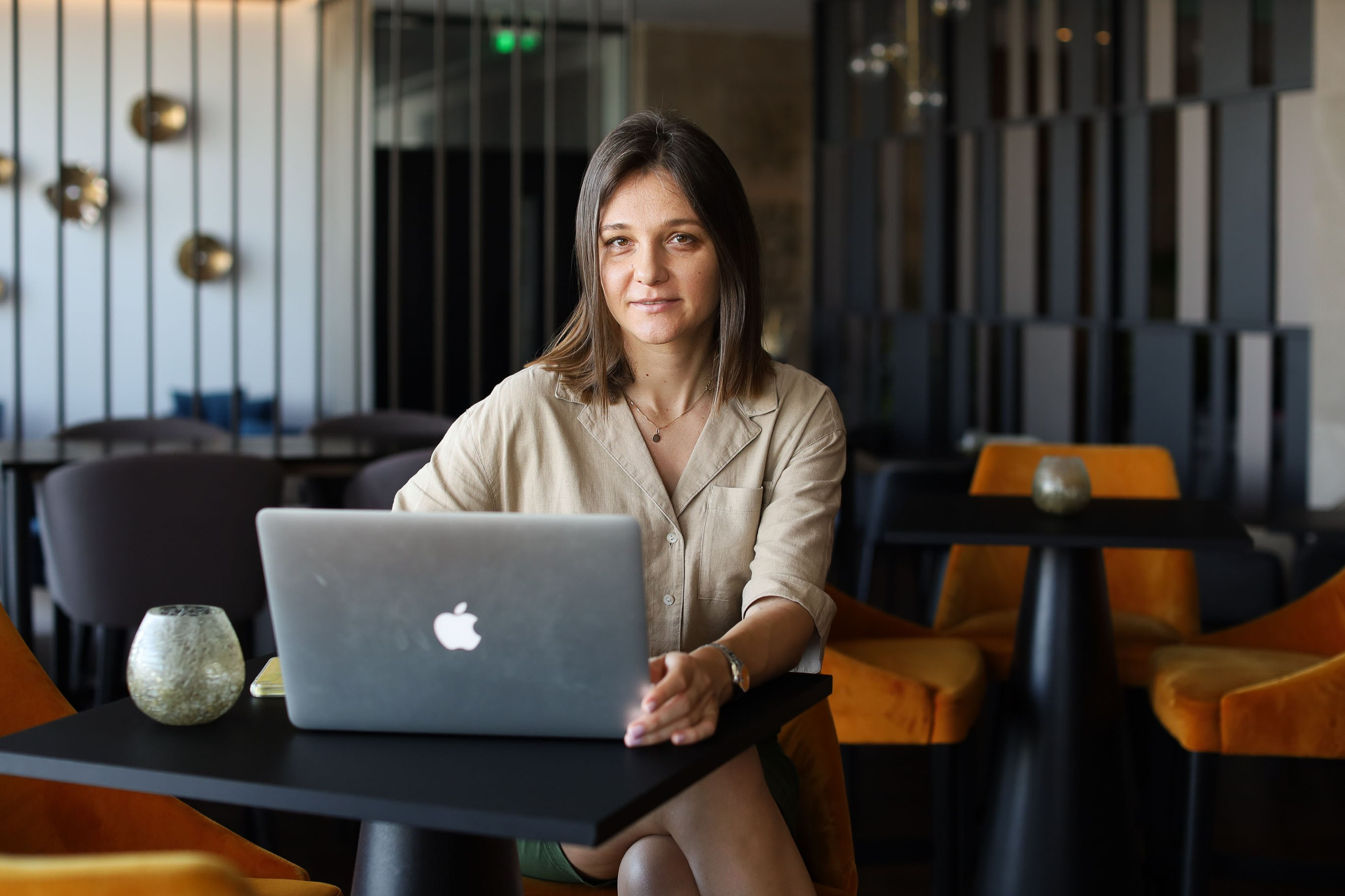 Бизнес портрет. Cyprus Wedding & Family Photographer. Capturing cherished moments across the island: Larnaca, Limassol, Ayia Napa, Protaras, Paphos, Nicosia