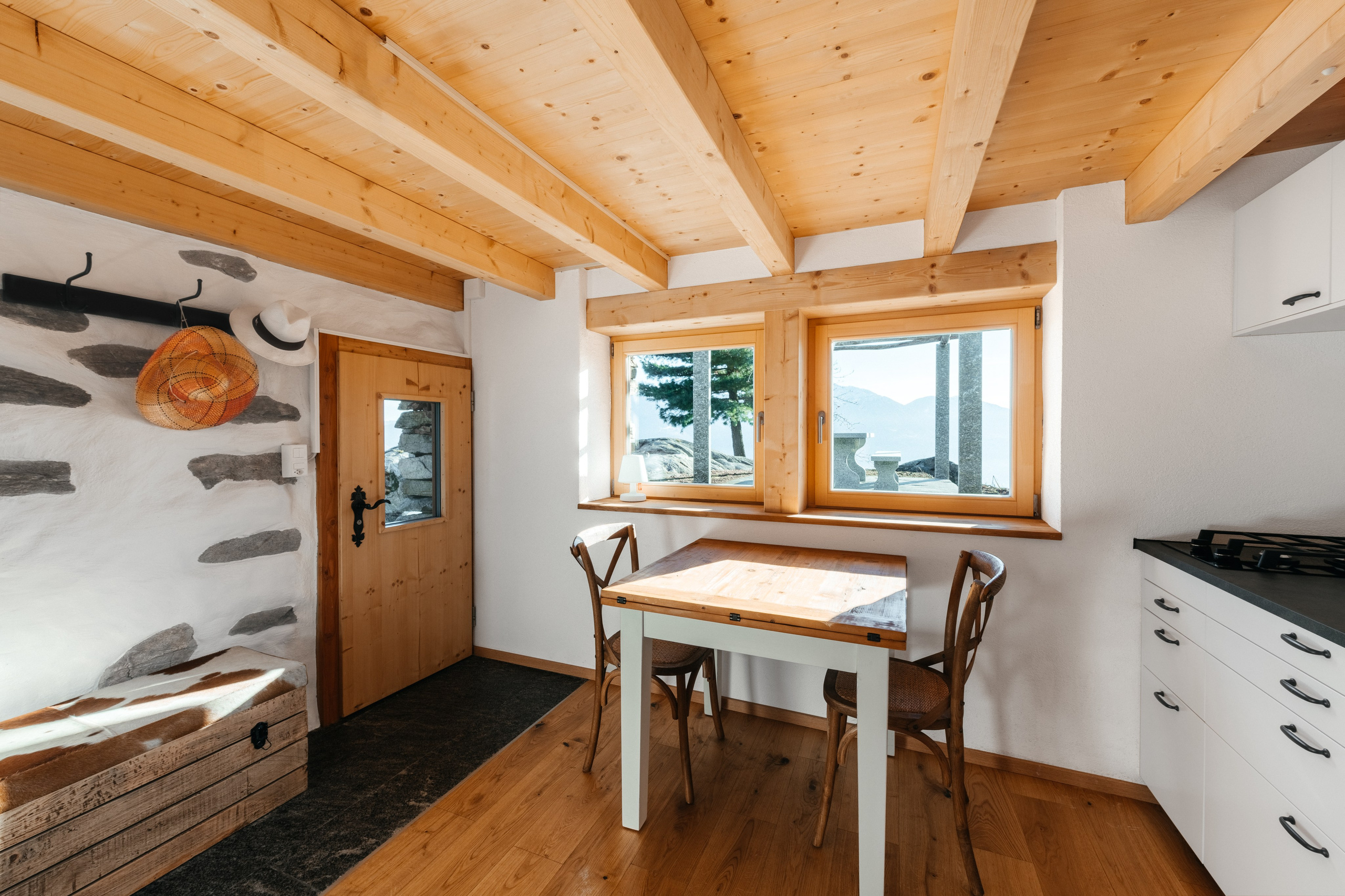 Rustico, VAL RESA, TICINO. Hallo! Ich bin Elena und arbeite als Immobilienfotografin