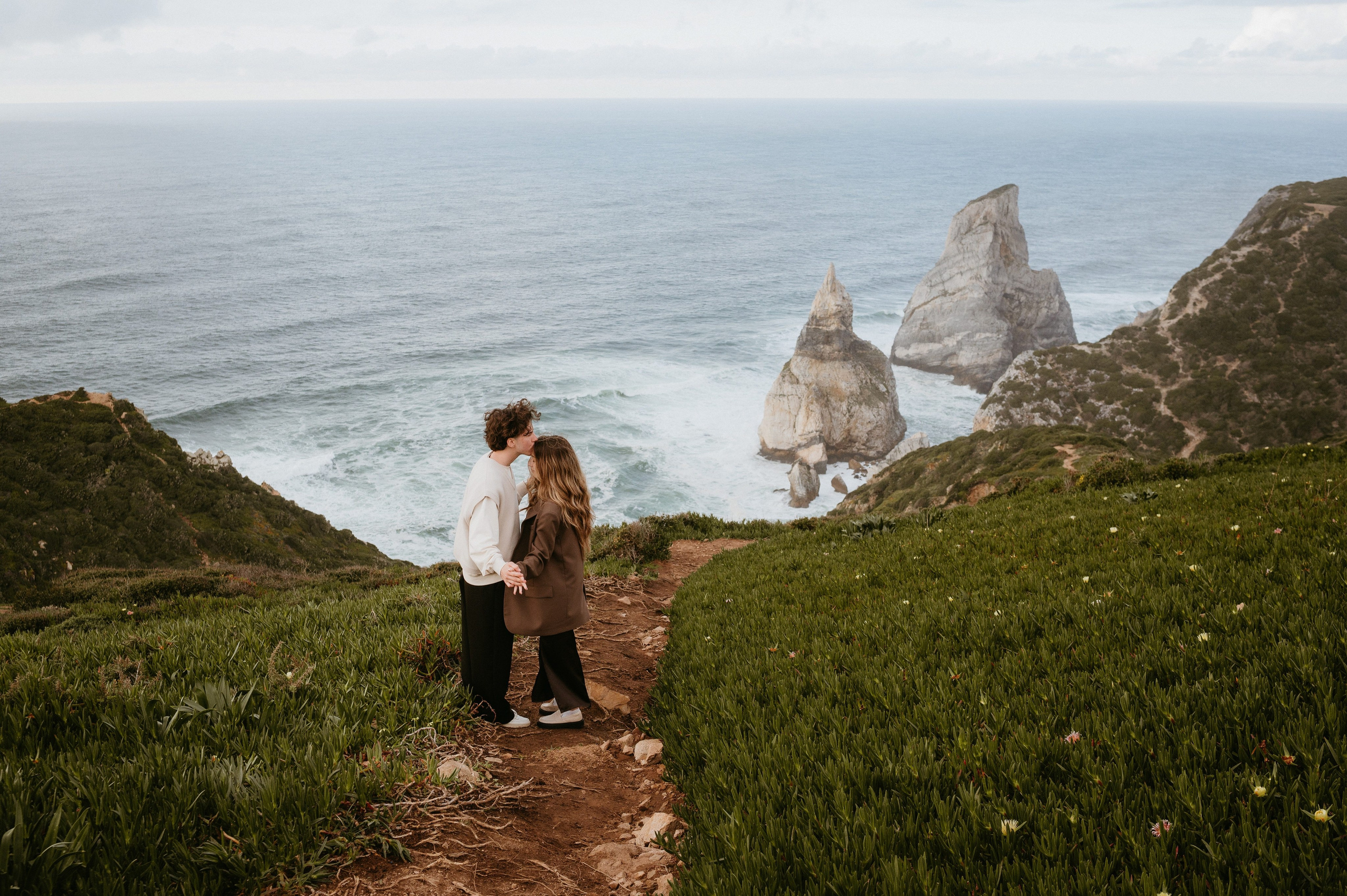 Praia da Ursa – ședință foto de cuplu într-un loc magic din Portugalia. Valentin Melen — wedding photographer