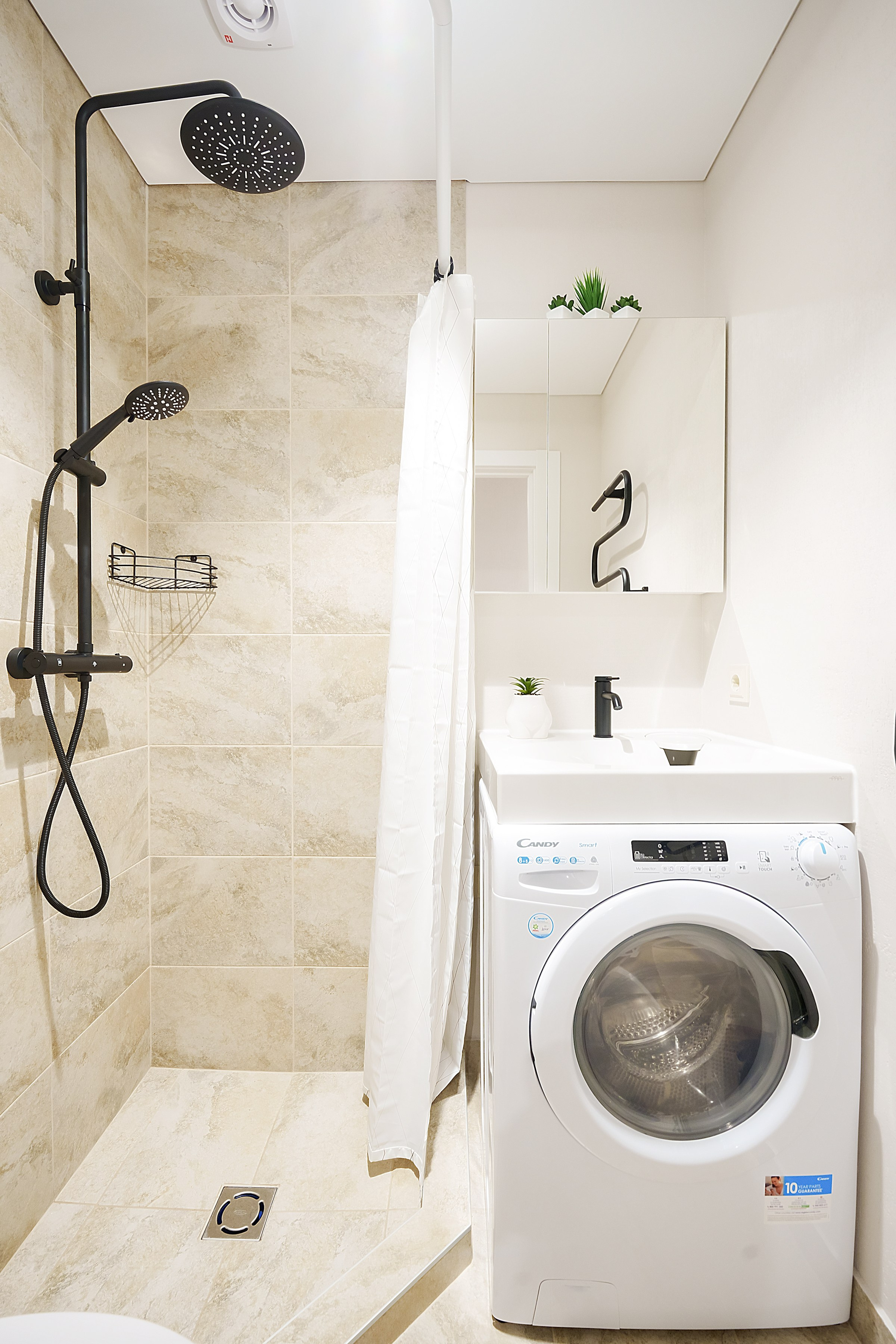 Birželio g. 9. Elina Sapiega fotografė Vilniuje