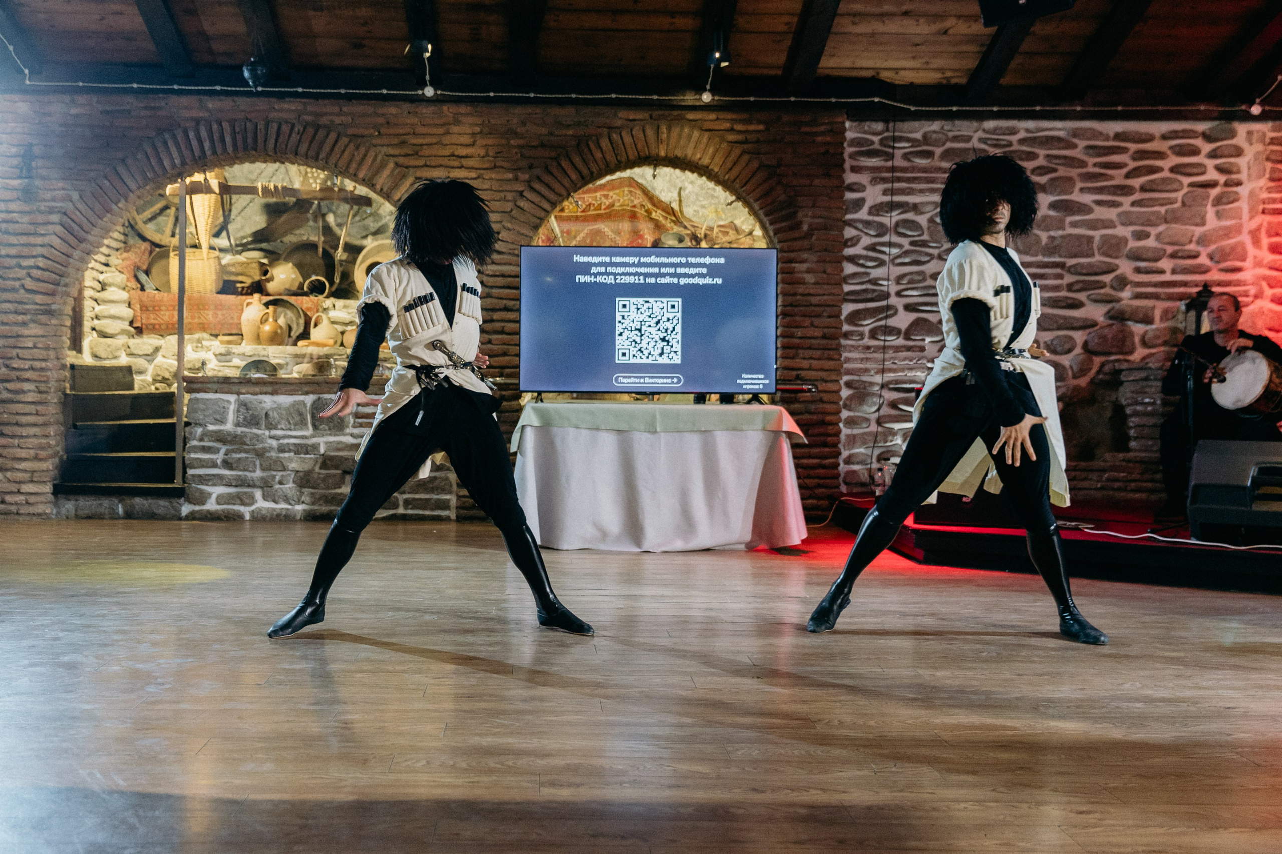 Alexandra & Koba. Photographer Anna Nazarenko