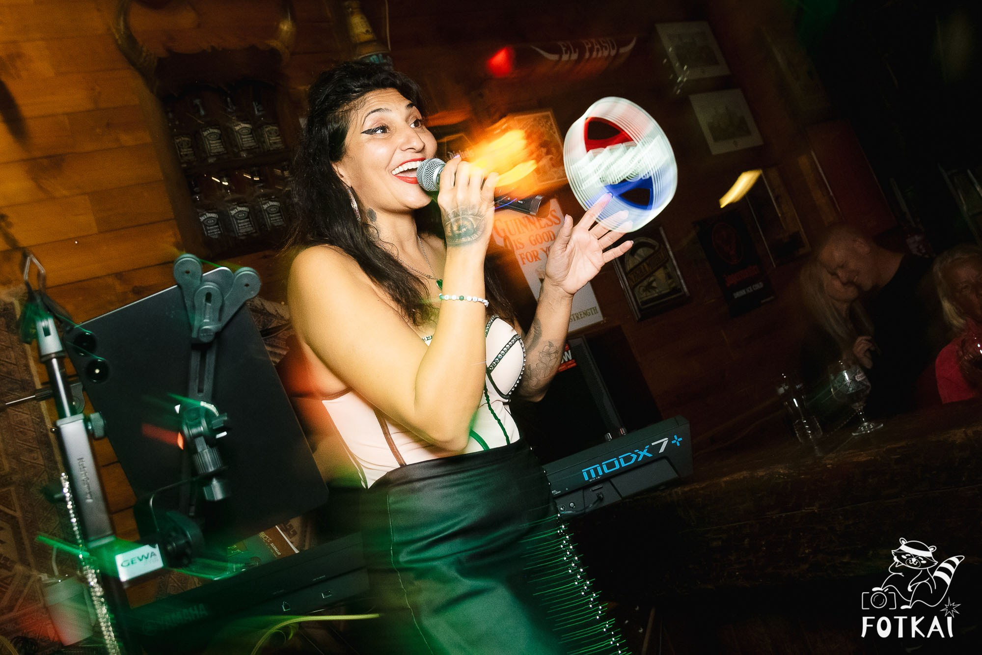Amy Winehouse Tribute at El Paso Bar (March 28) — Live Concert Photo Report | FOTKAI
