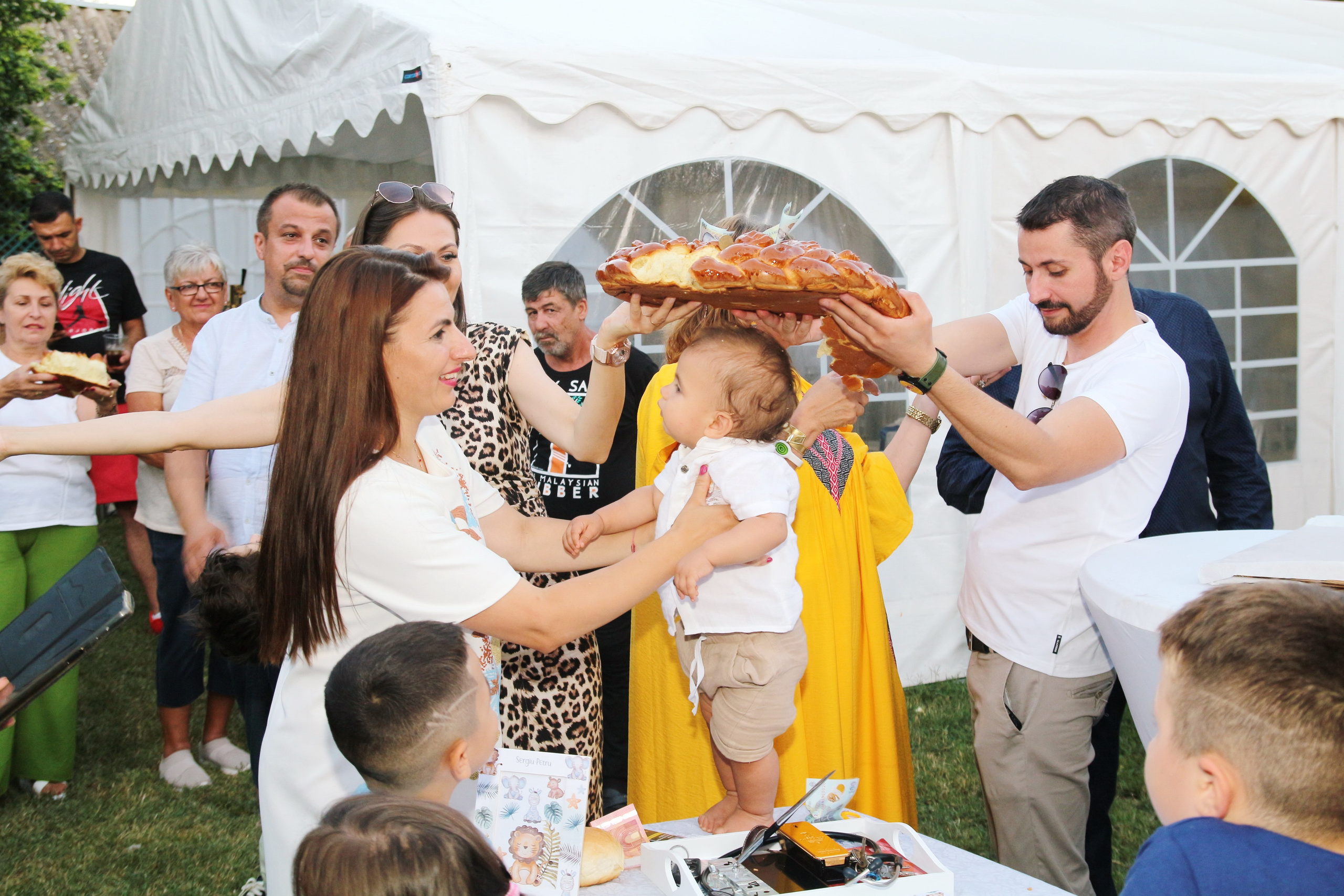 BYZO MEDIA. PETRU BYZO - family and children photographer in ROMANIA