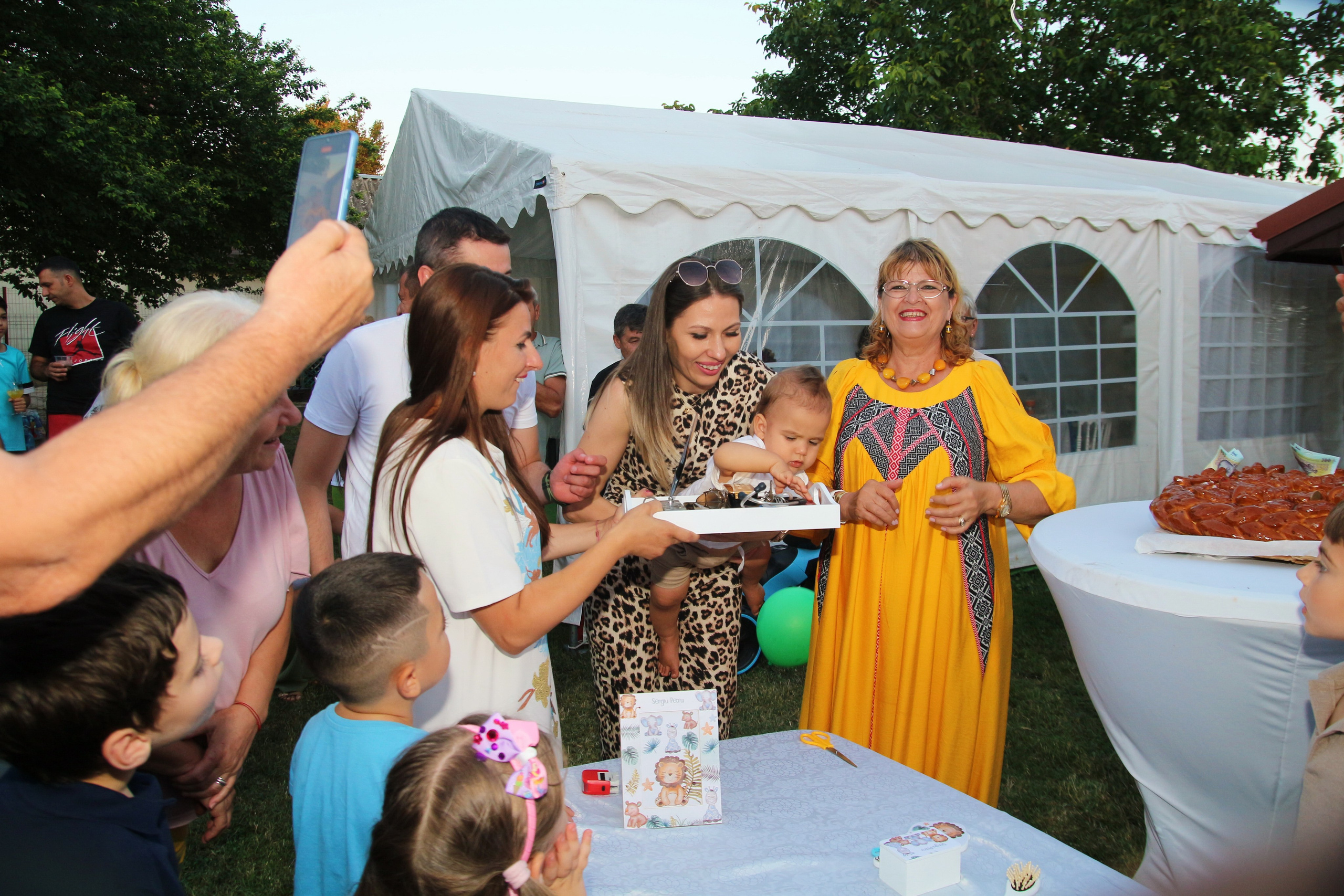 BYZO MEDIA. PETRU BYZO - family and children photographer in ROMANIA