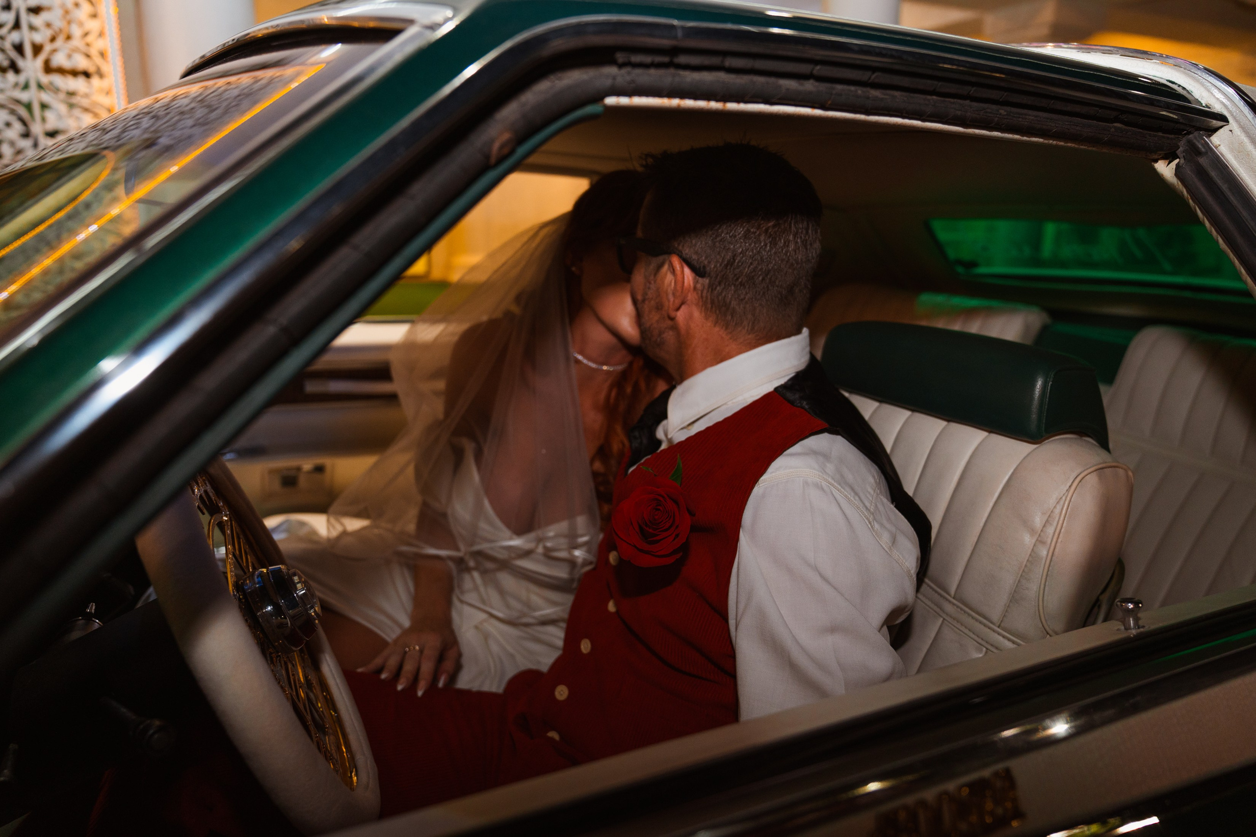Rebecca&Todd. Wedding & elopement photographer Viktoriya Kravtsov. Las Vegas
