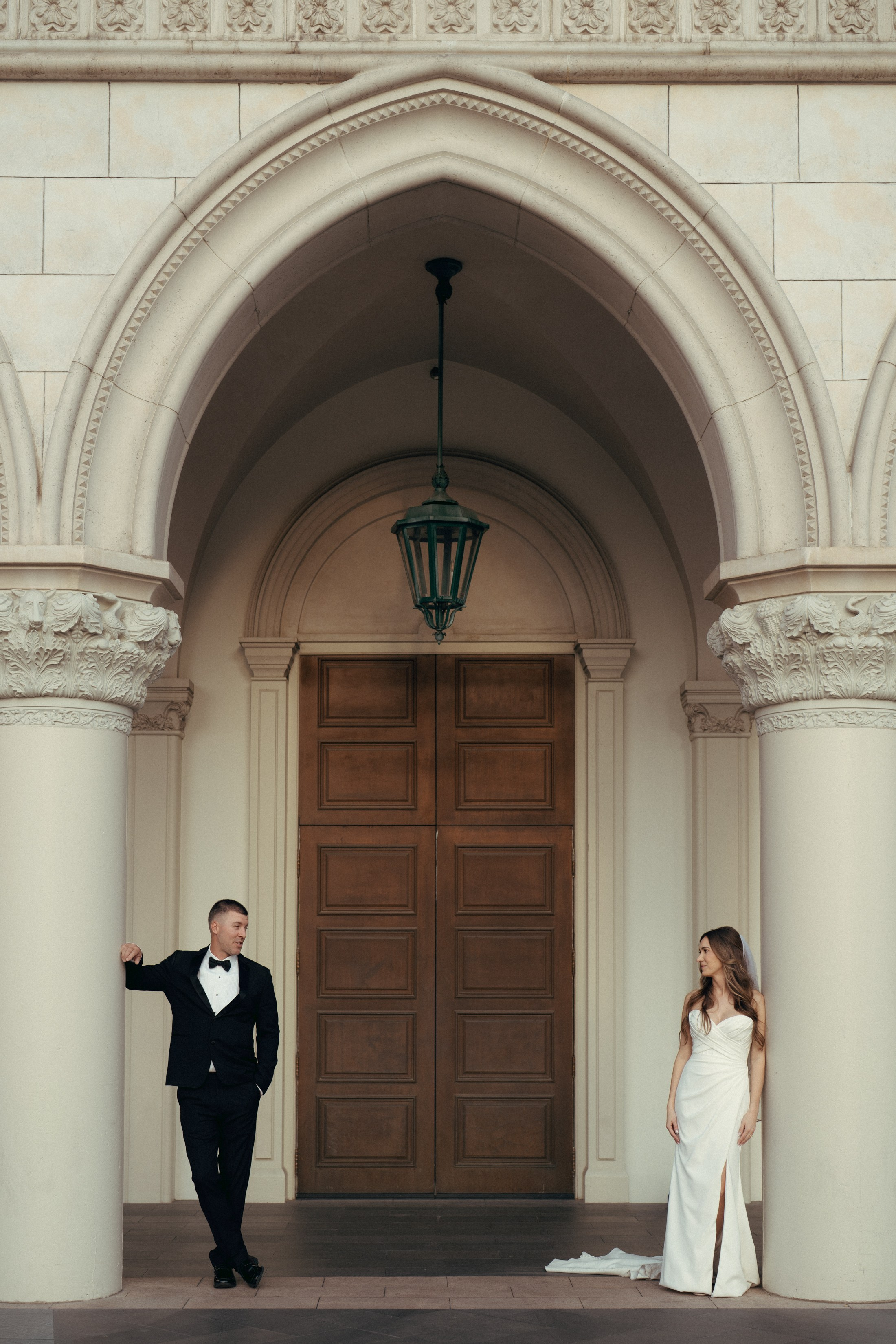 L&C. Wedding & elopement photographer Viktoriya Kravtsov. Las Vegas