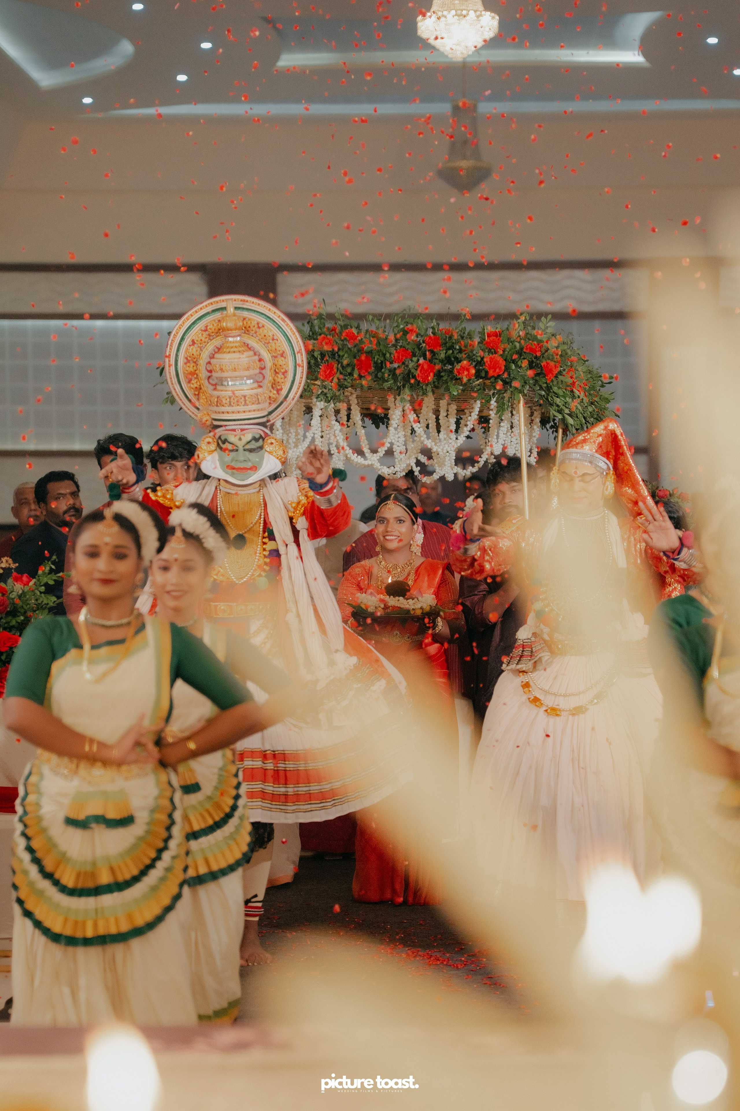 Traditional Kerala Hindu Wedding Ft. Anusree & Vishnu. Fine art Wedding Photographers in India & Canada