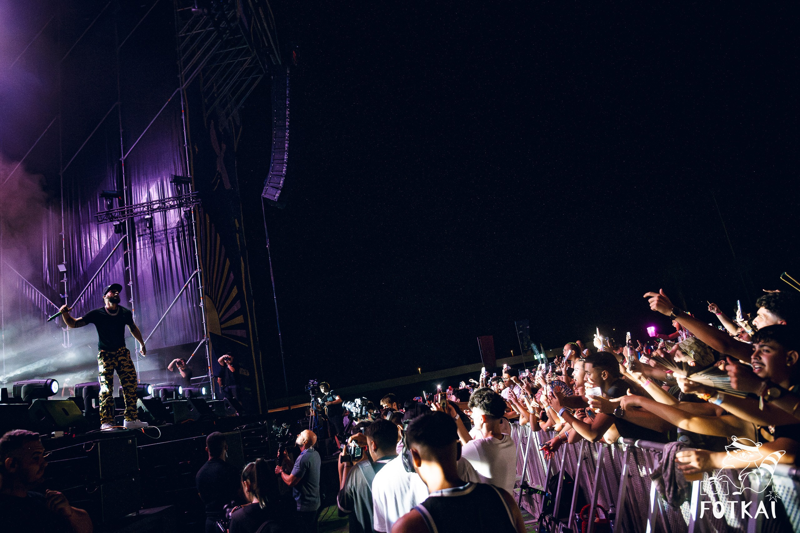JC Reyes at Brilla Torrevieja Festival — Live Concert Photos in Torrevieja, Spain, 2026 | FOTKAI