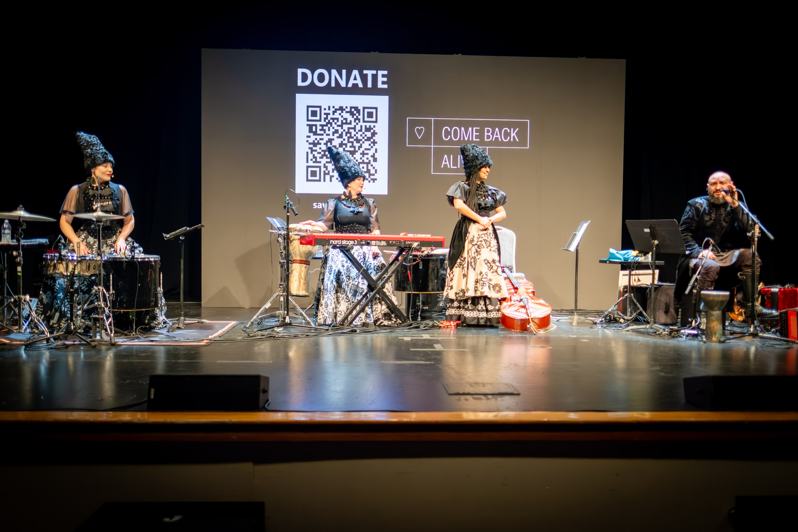DAKHA BRAKHA. Reportage concert portrait photography in the San Francisco Bay Area
