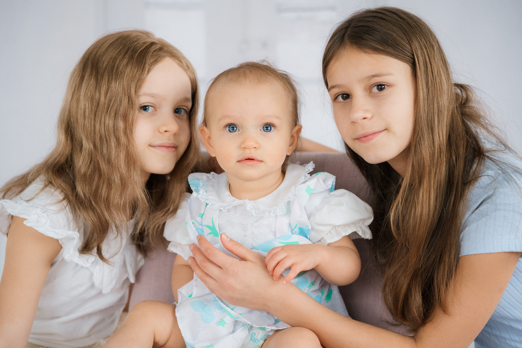 Perhekuvaus miljöössä ja studiossa