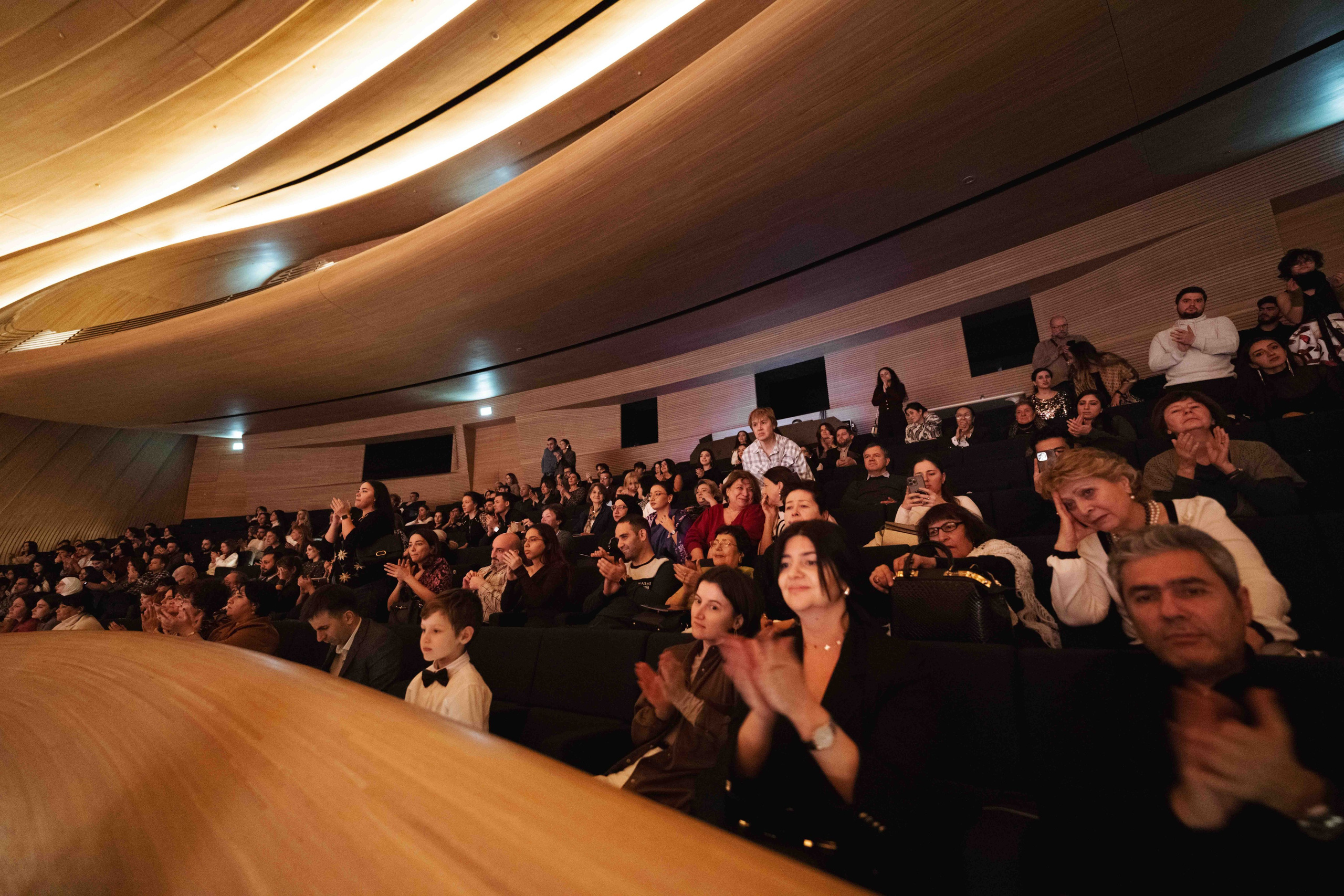 The Tchaikovsky Academic Grand Symphony Orchestra in Baku. Wedding&Event photographer Ismail Rzayev in Baku