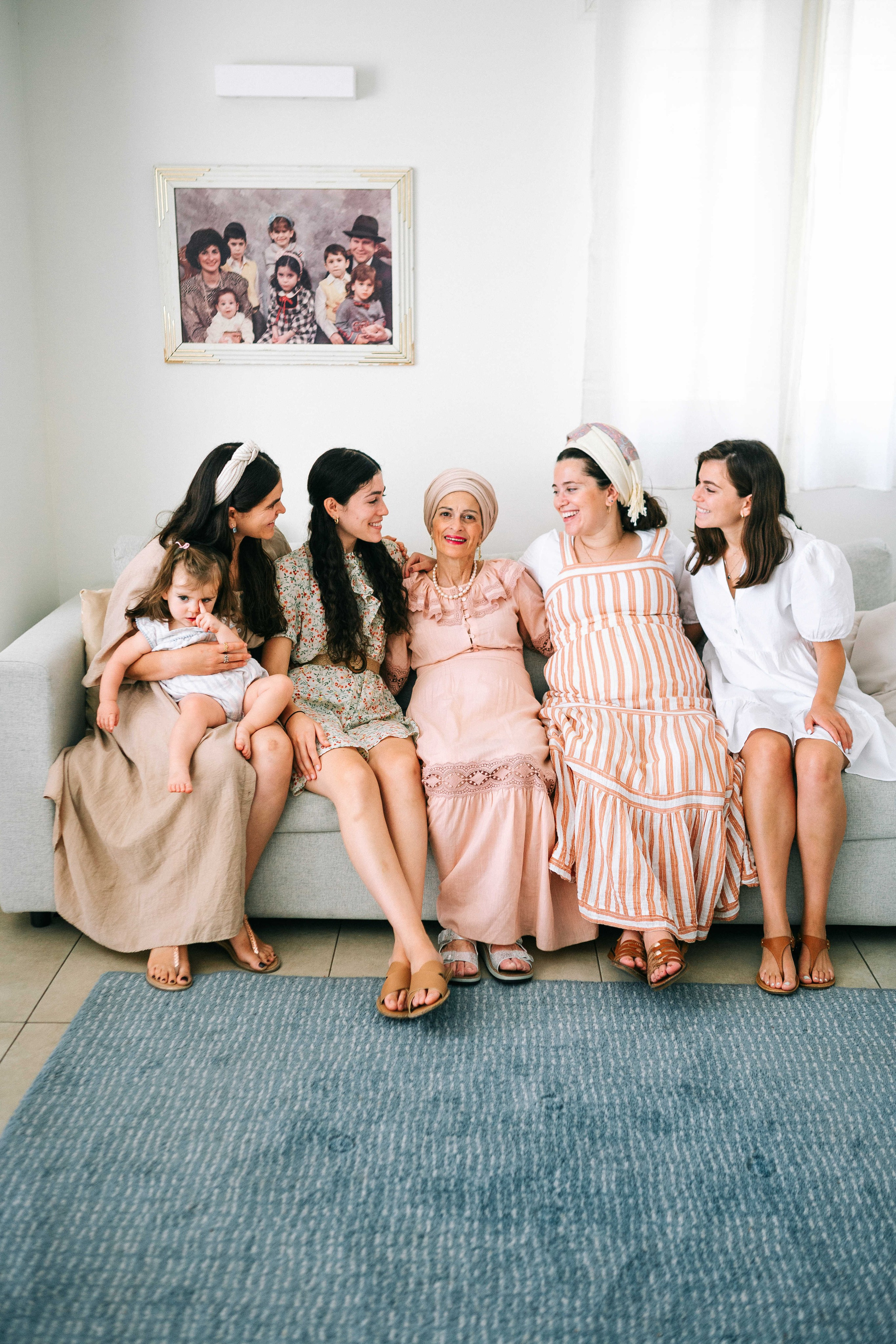 MAALE ADUMIM, HOME PHOTO SESSION + DESERT. Https://shi-photo.com/