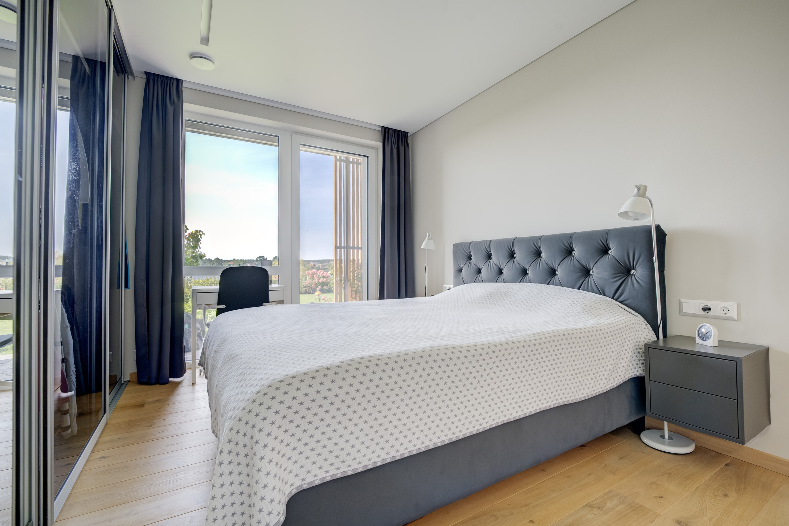 Gilužio g. 49, 2k. butas prie ežero. Elina Sapiega fotografė Vilniuje