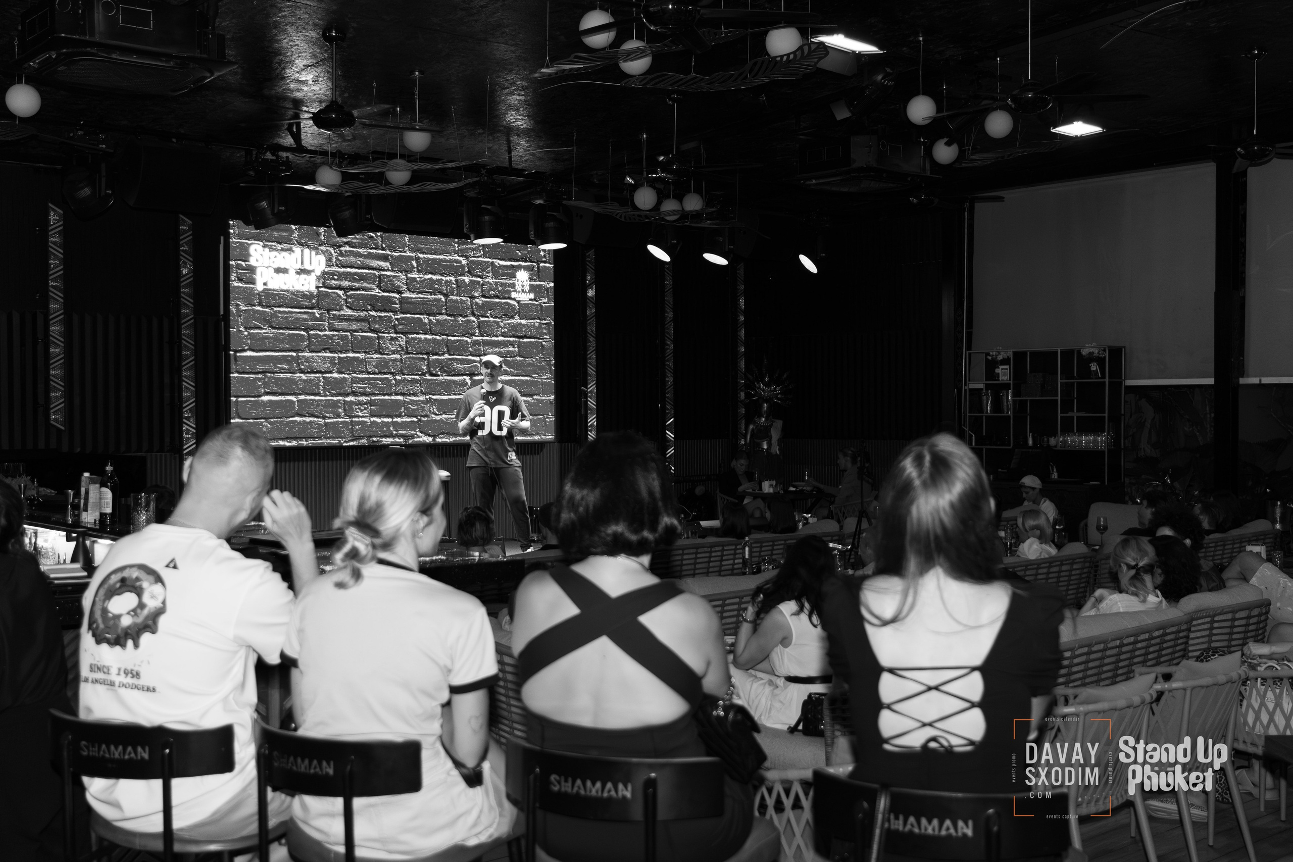 Standup Влада Лапина | Фоторепортаж | Афиша | DAVAYSXODIM.com PHUKET. АФИША|ФОТОРЕПОРТАЖИ|ИВЕНТЫ|ПХУКЕТ