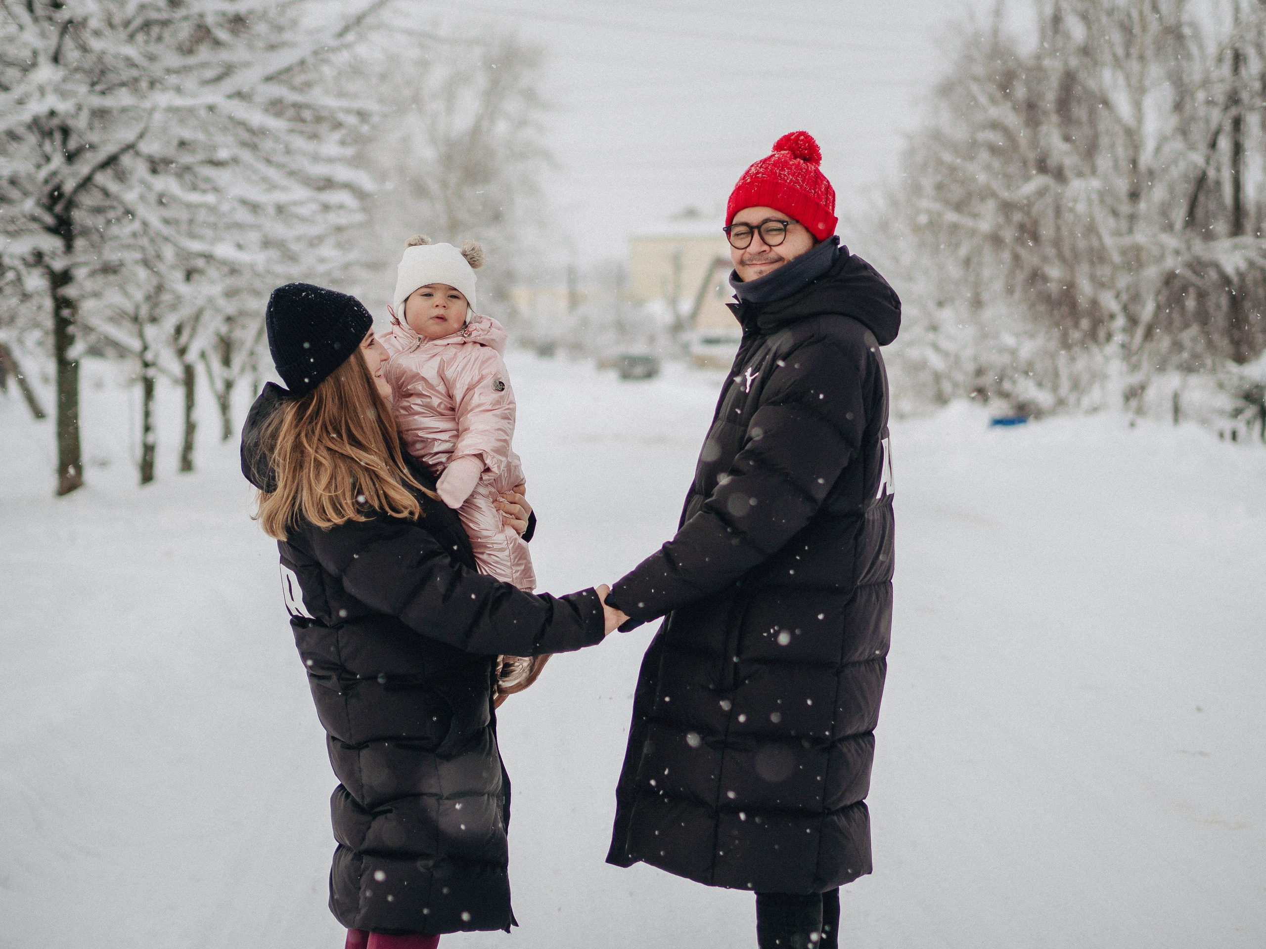 Lida & her family. Photographer in Los Angeles. Julia Ishmuratova