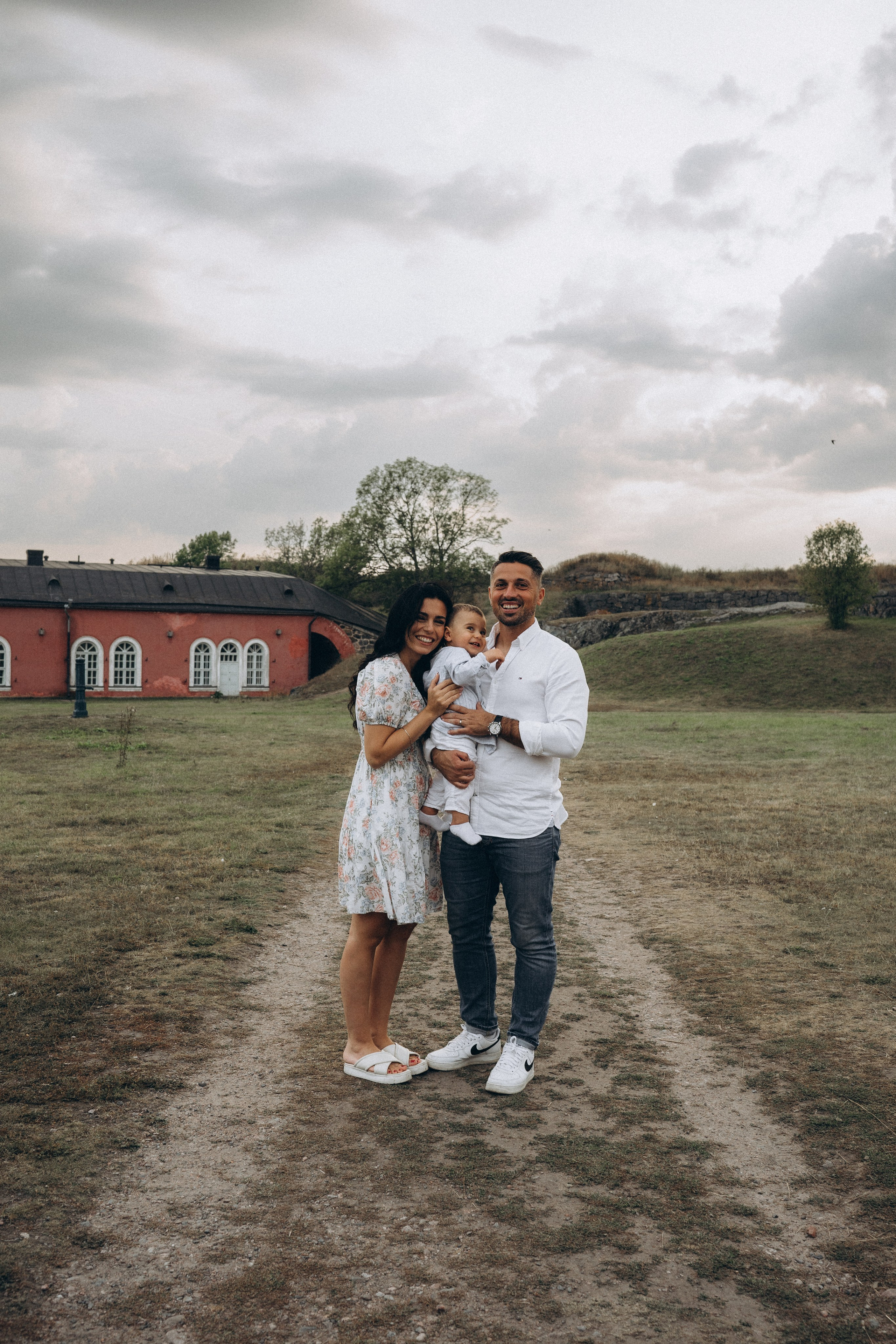 Summer. Wedding and potrait photographer in Helsinki Vickan O