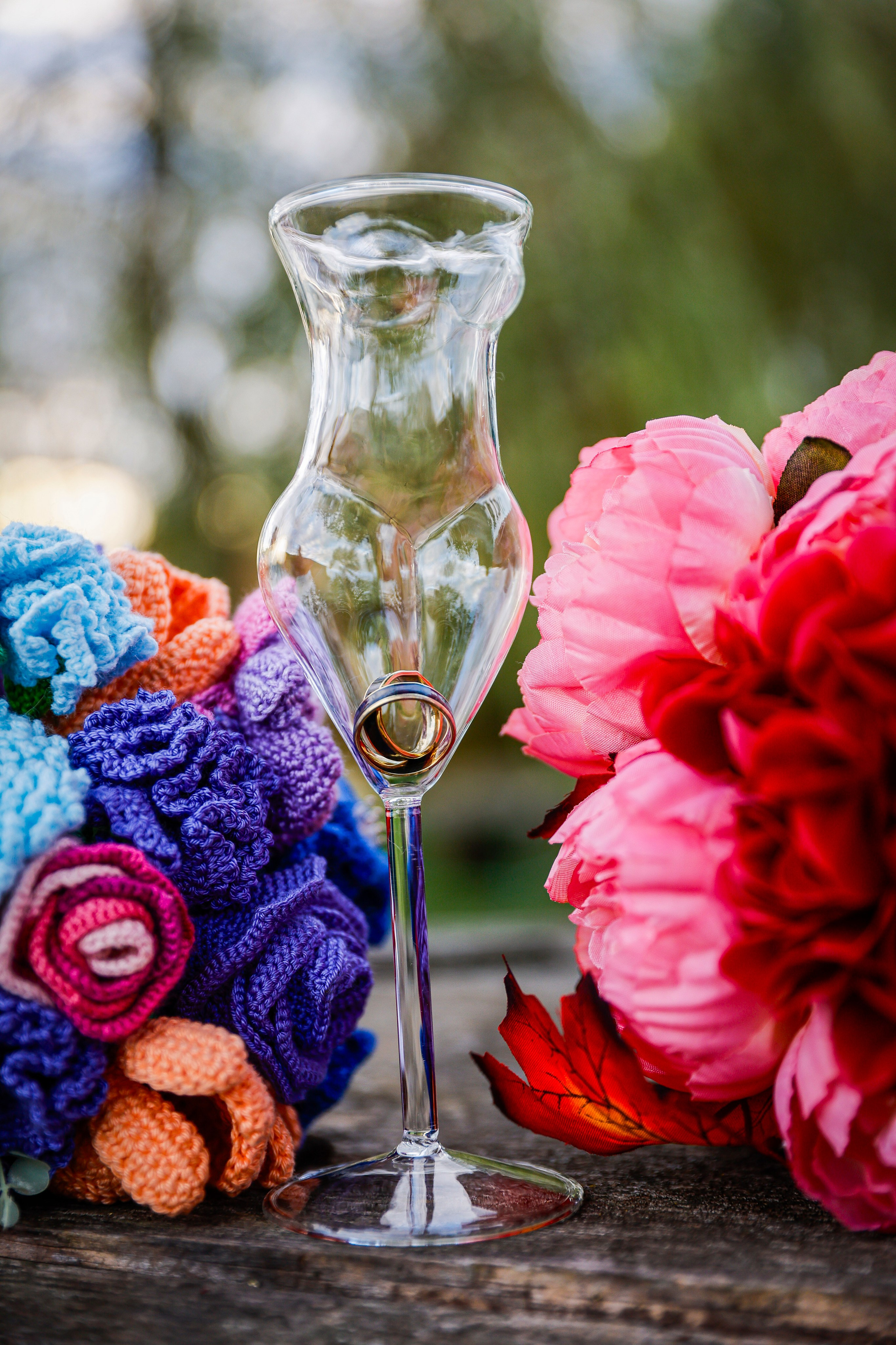 Oana&Bogdan — distractie, rasete, amintiri. Rares Bucur is a professional wedding photographer based in Cluj-Napoca, Romania, specializing in wedding photography