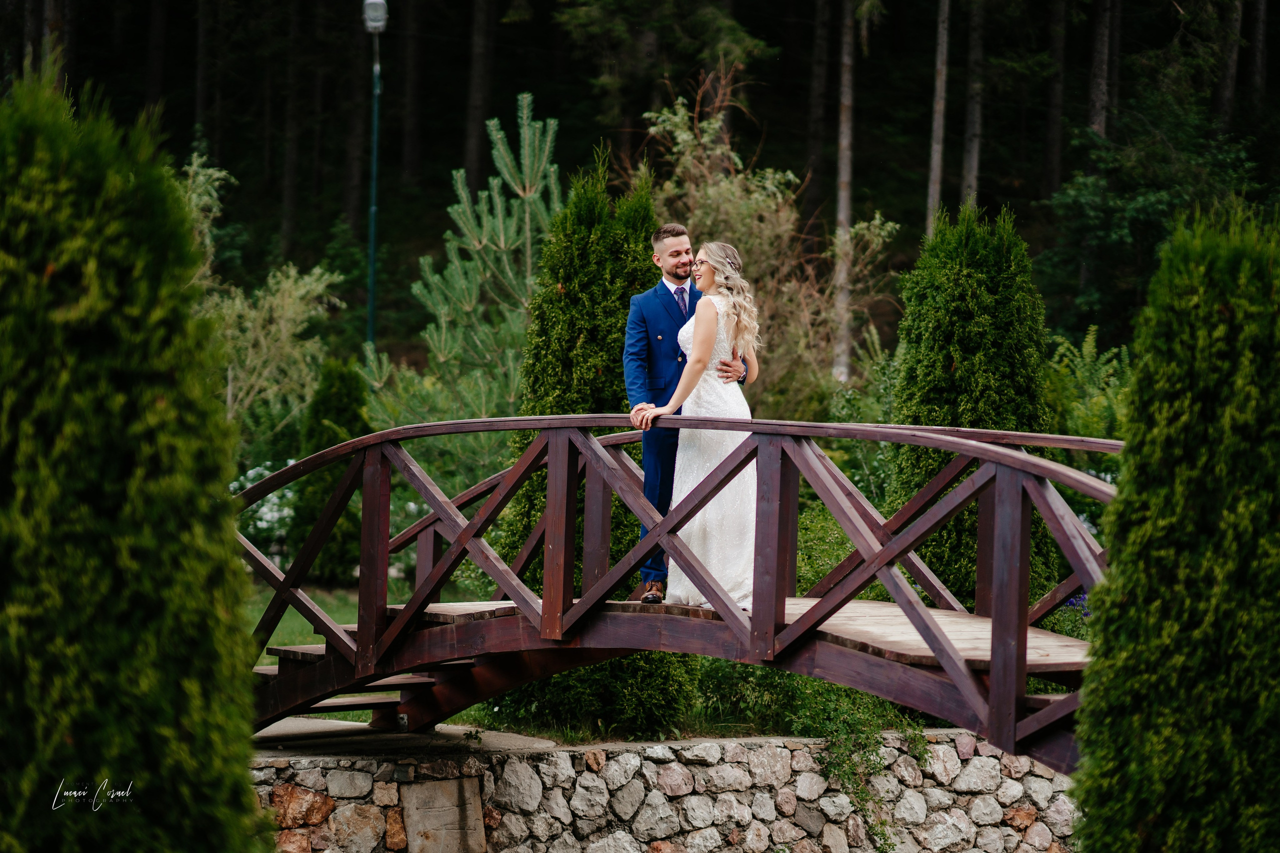 Fotograf de Nuntă Profesional — Fotografie Jurnalistică și Clasică pentru Amintiri de Neuitat. Fotograf de nuntă, corporate, botezuri, majorate și aniversări Roman, Lucaci Cornel