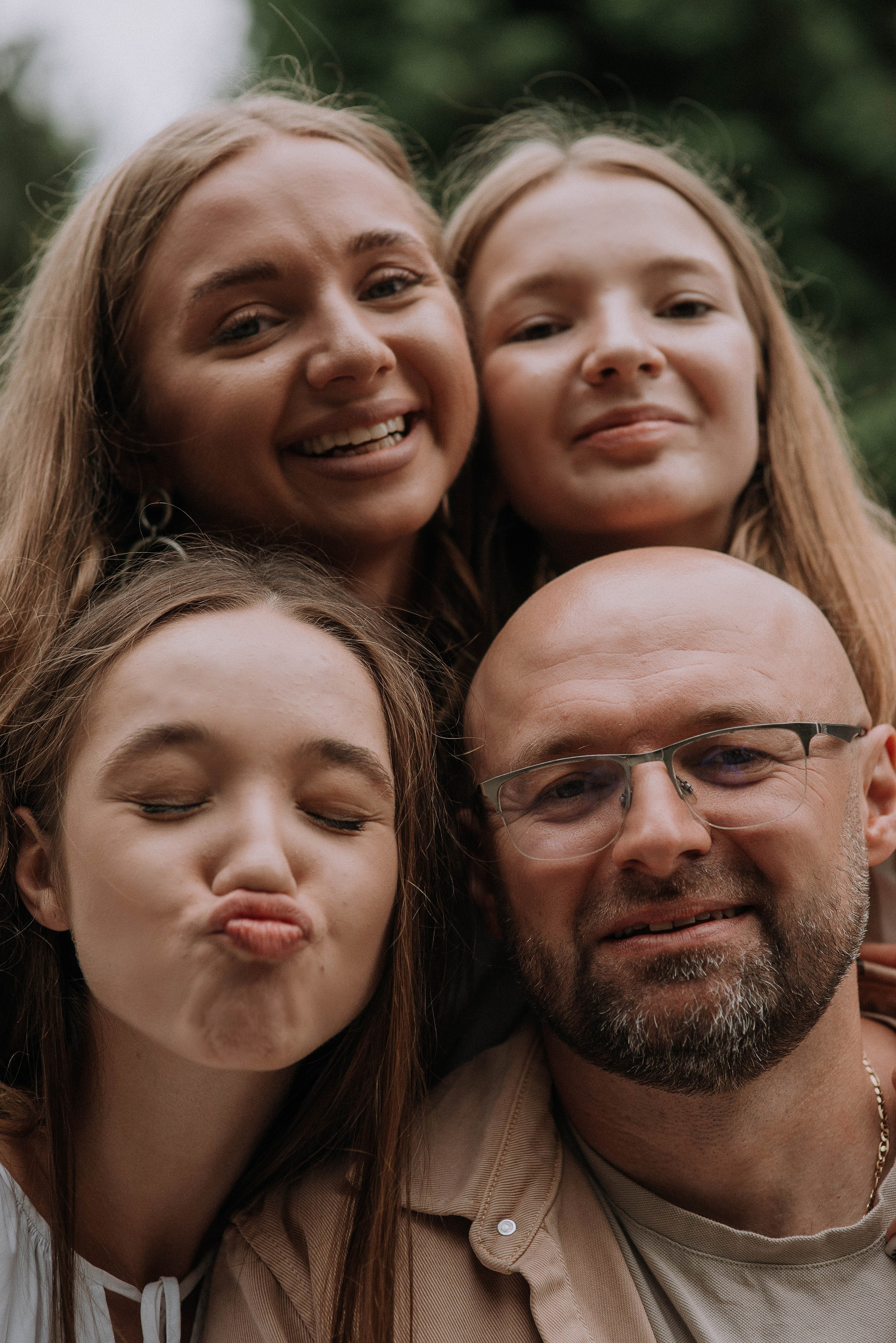 3 + 1 = The Family. Home page