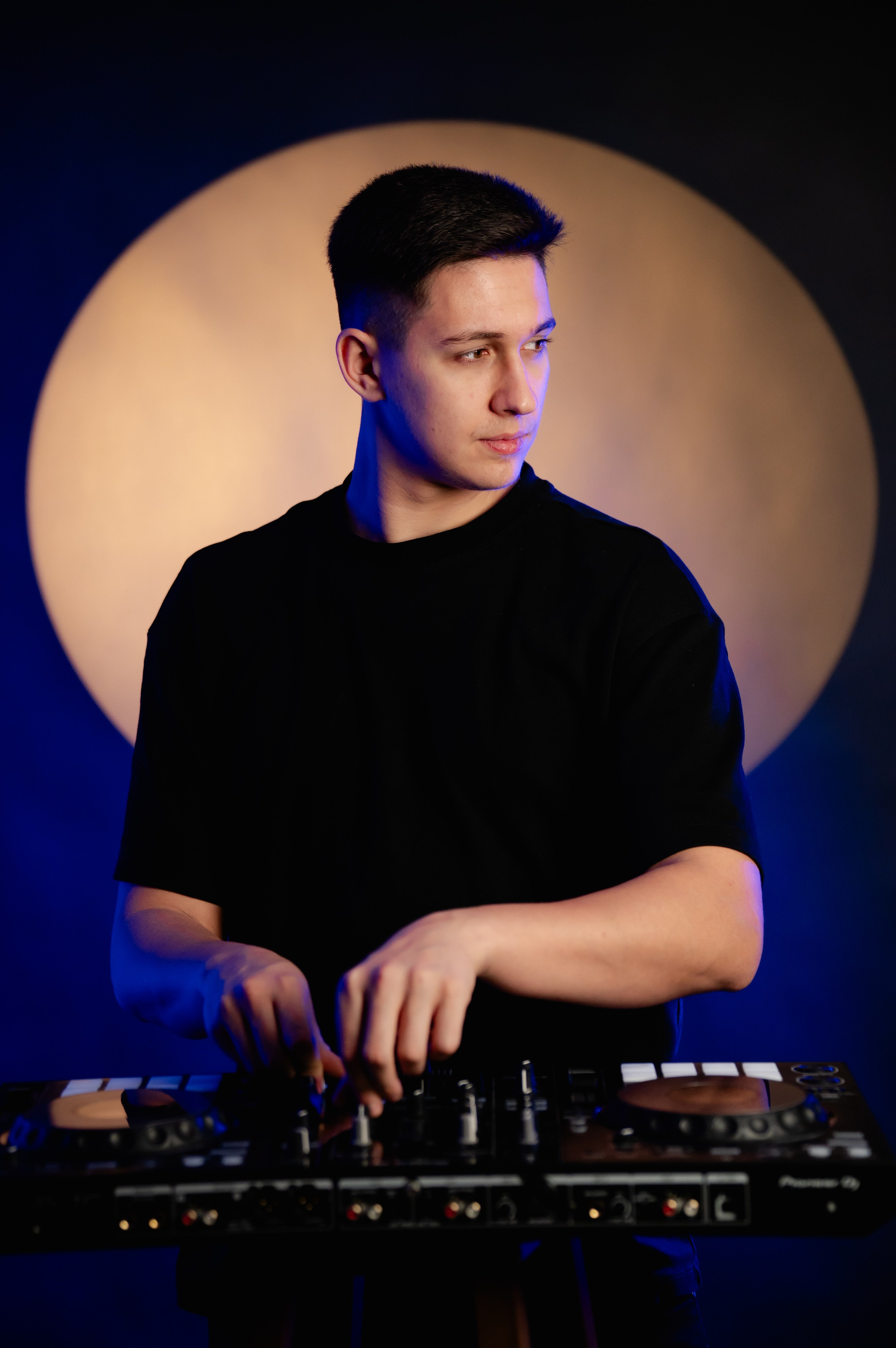 DJ Fabio. Andrei Samuel – Fotograf București | Evenimente, Studio, Imobiliare, Produs