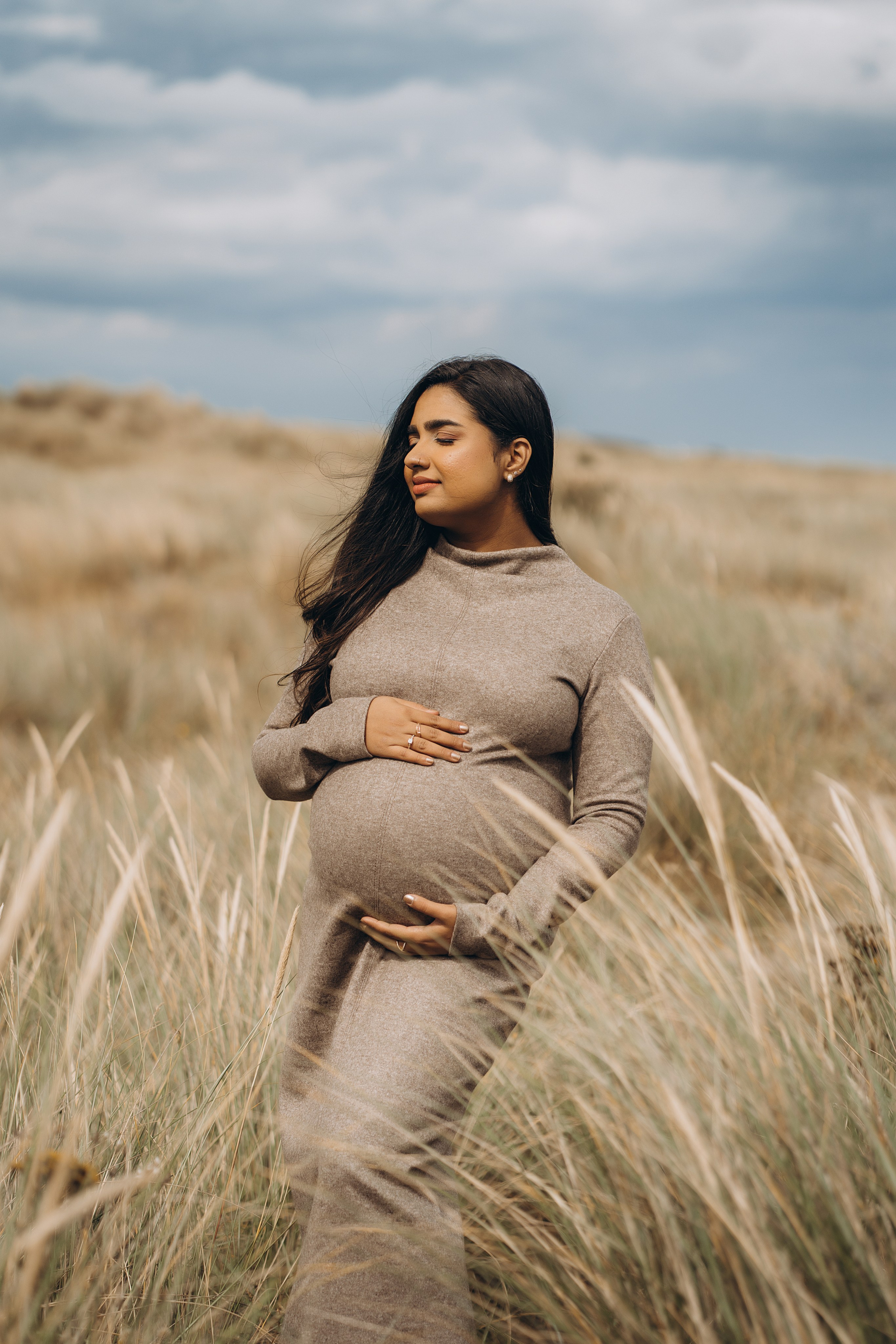 Meera: Bull island. Maternity/Love story/Wedding photographer