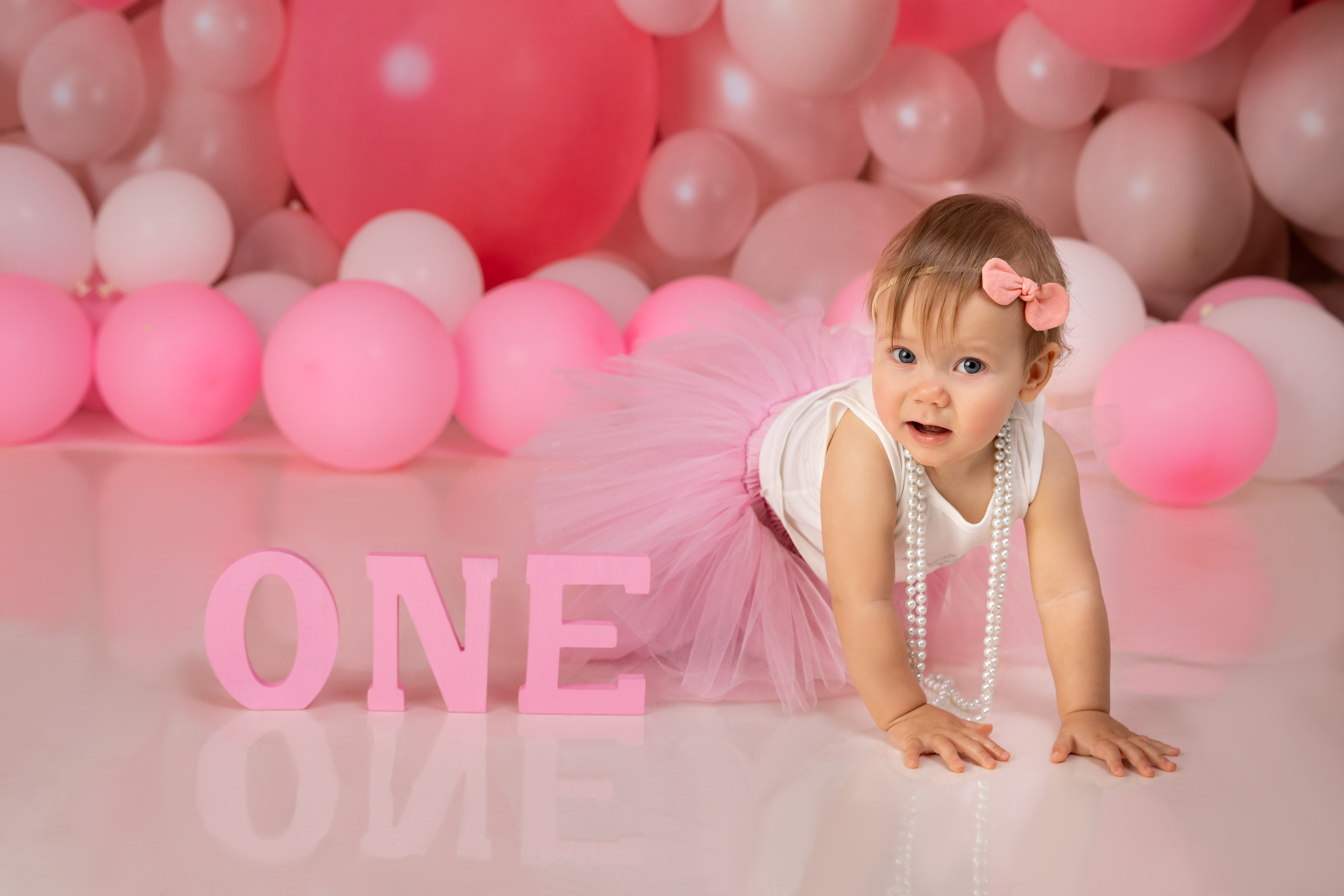 Smash cake photo session in Miami. Miami Family and Event Photographer