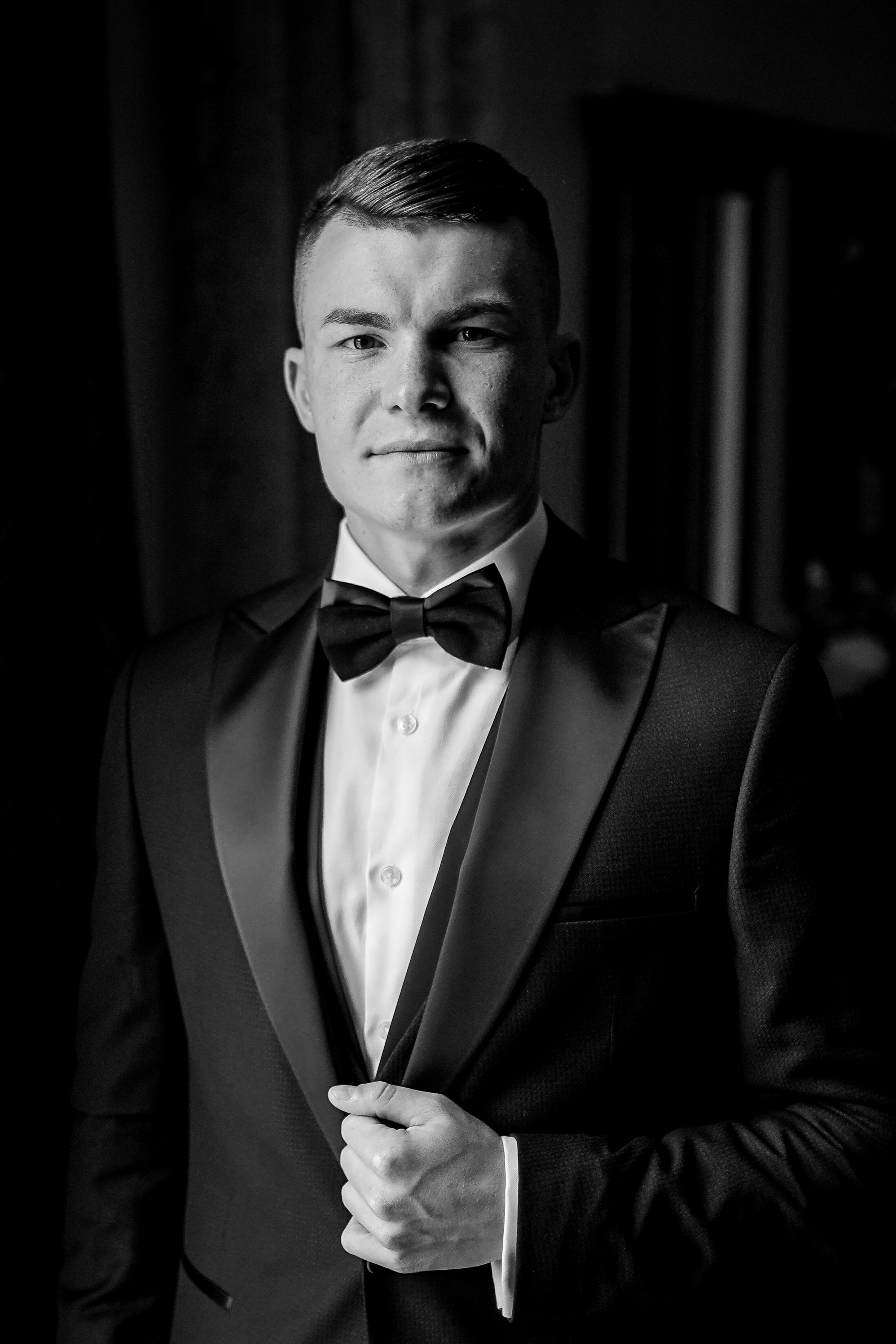 Der Bräutigam. Hochzeits- und Reportagefotograf für München, Regensburg, Deutschland RED LINE Media