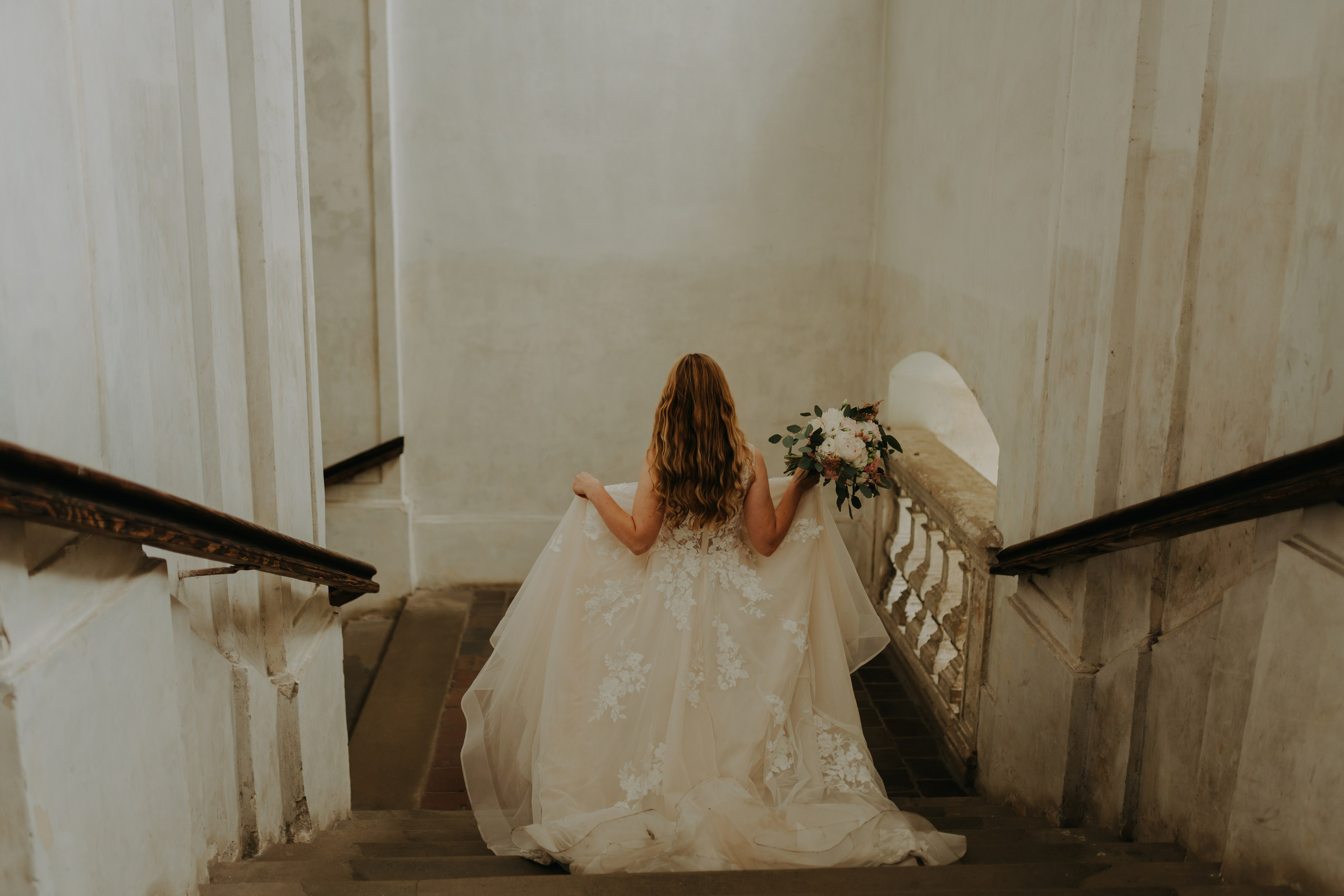 Klasztor Cystersów w Lubiążu: Plener ślubny Oli i Rafała. Fotograf ślubny Śląsk – reportaż ślubny | KarkowskaFoto