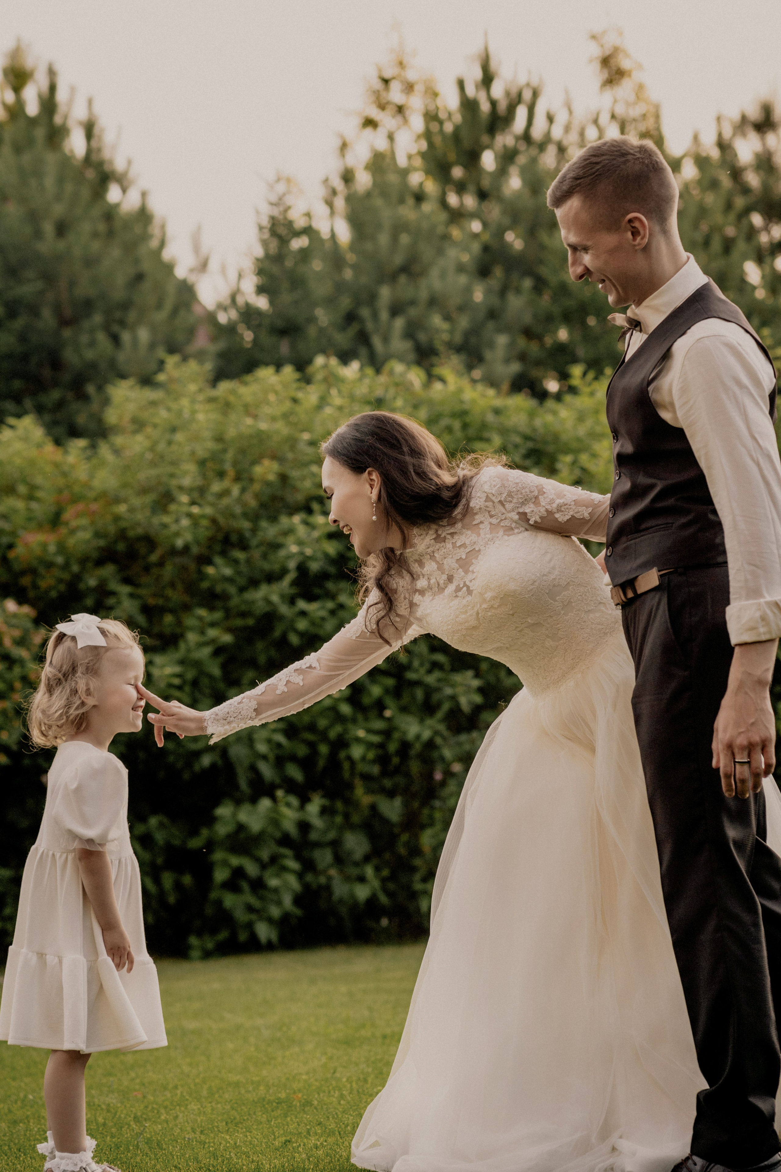 Nick, Julia, Adele outdoor. Wedding and family photographer and videographer PA, NJ, NY, DE, MD