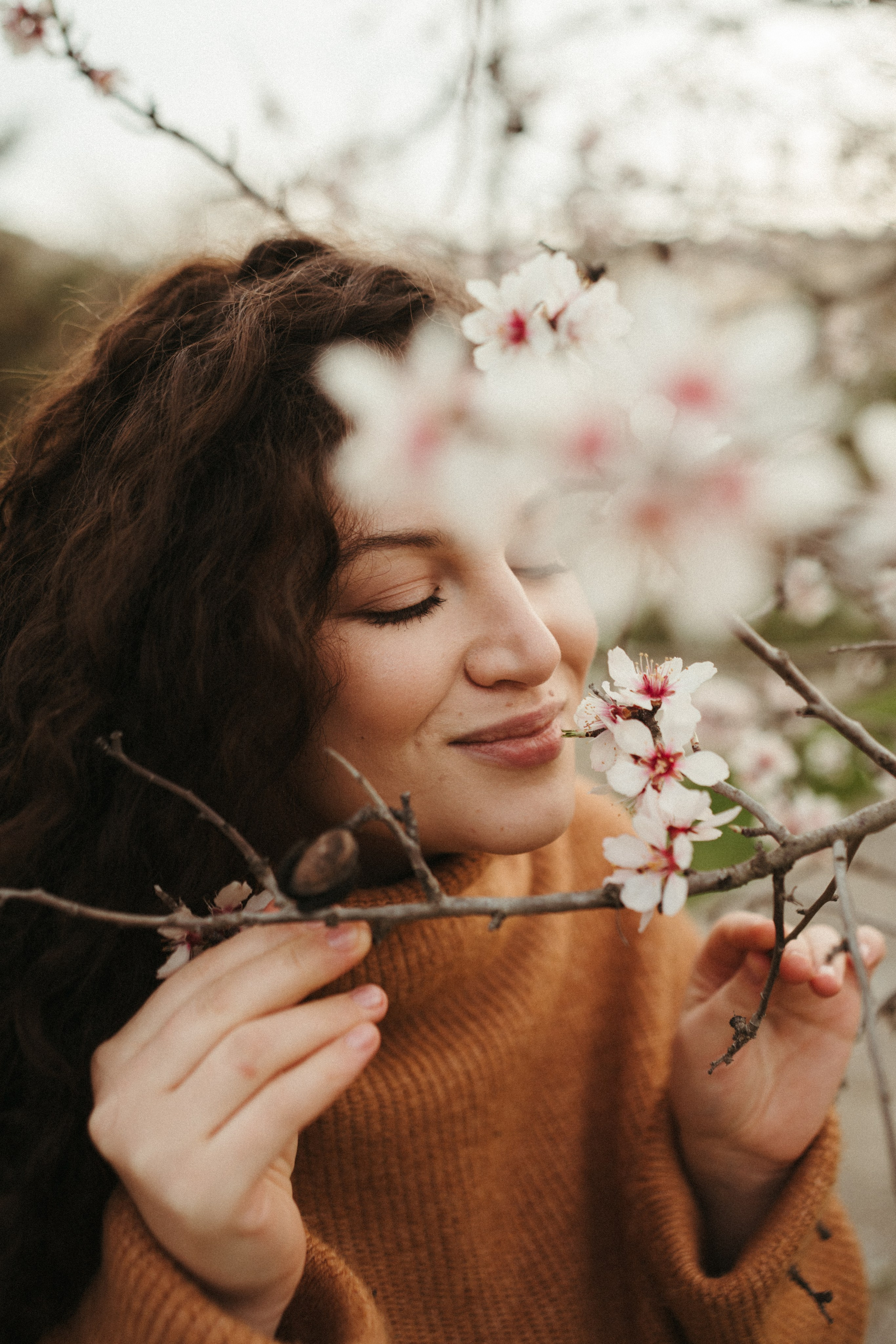 Lika and Anar. Family photographer in Saudi Arabia